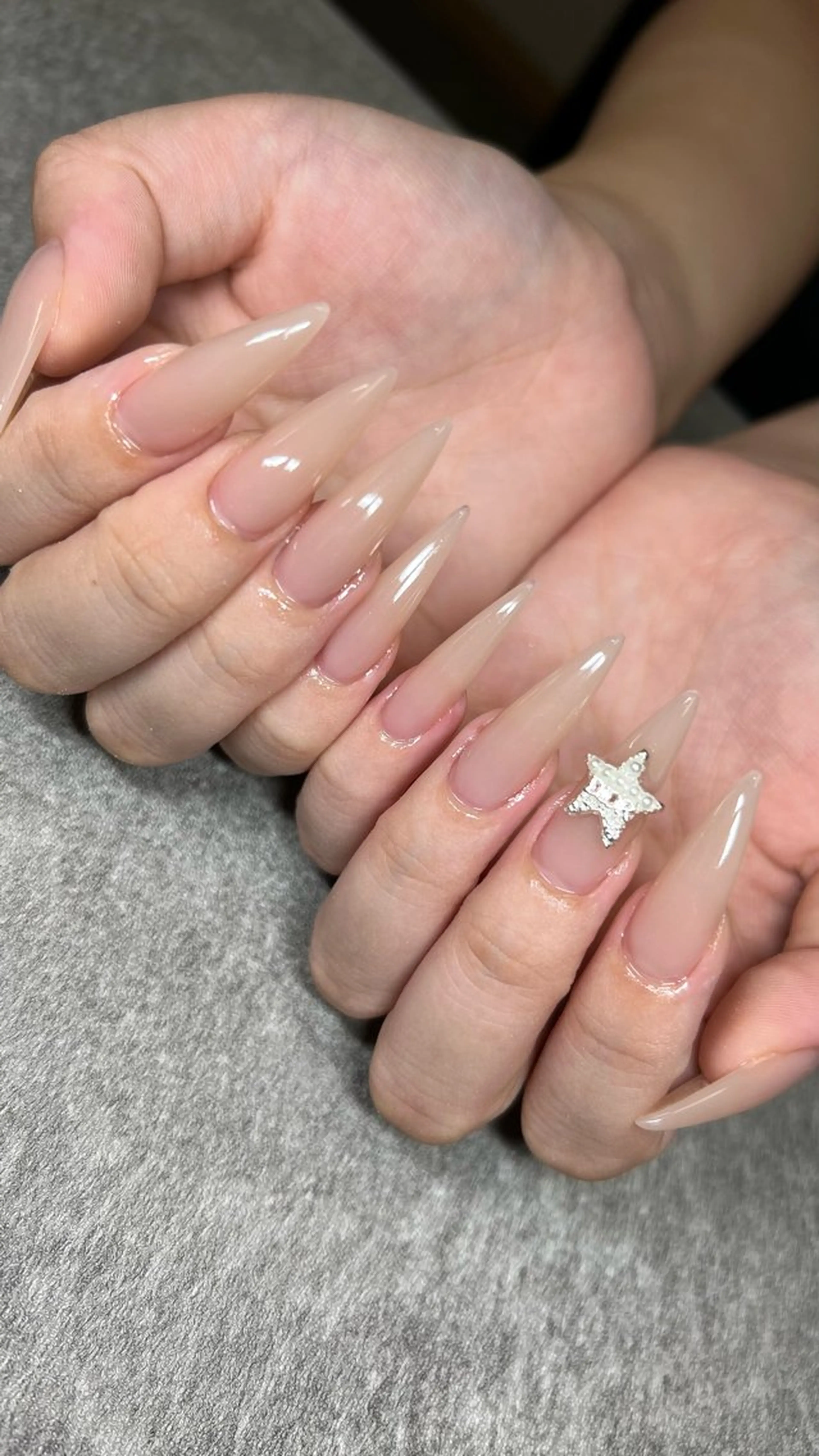 ネイル ハンドネイル 𝐧𝐚𝐢𝐥 𝐌𝐢𝐖𝐢𝐢のネイルデザイン