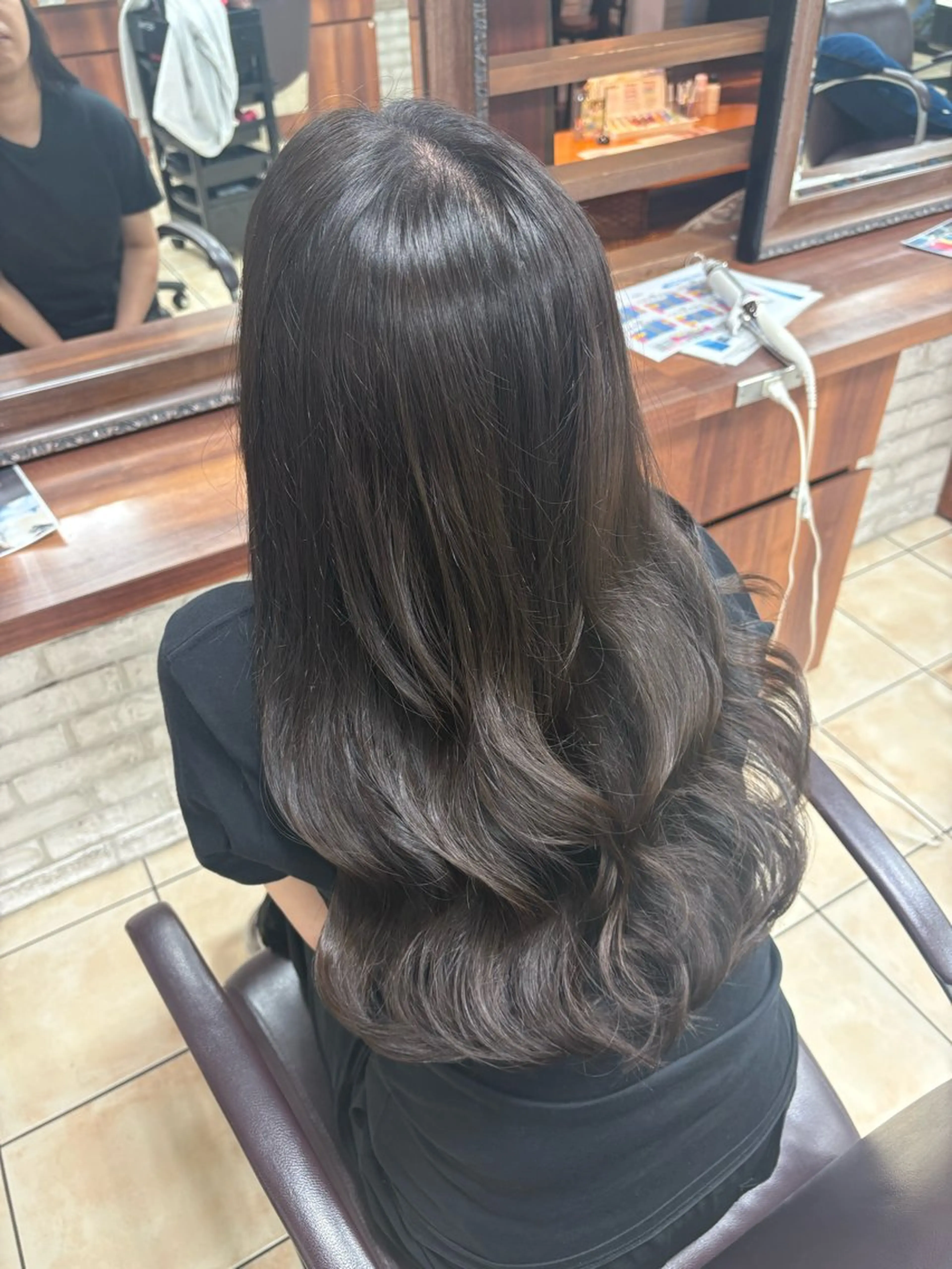 ロング 熊田 秀佳のヘアスタイル