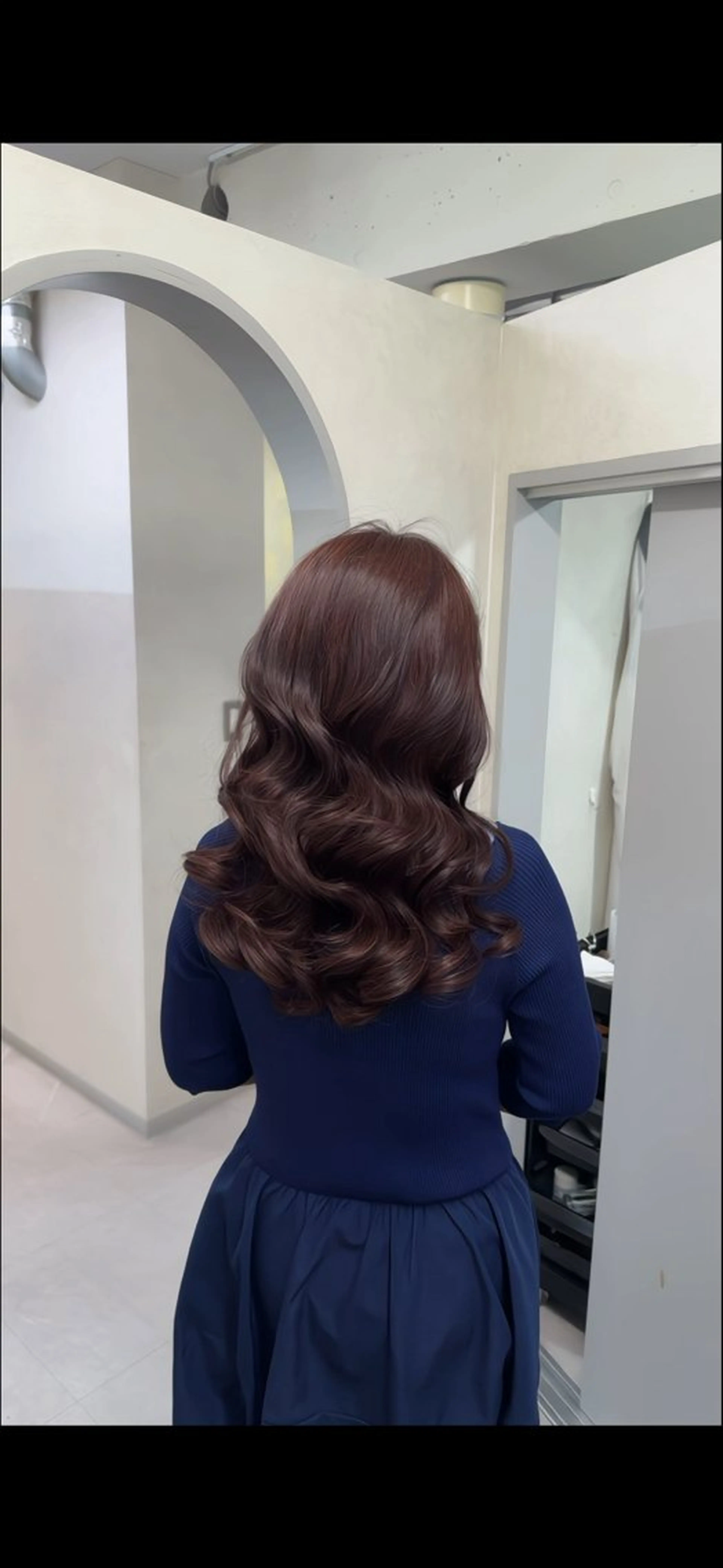 ロング armony (明治神宮前店)所属・☪︎レイヤー/ウルフ /ハッシュ☪︎ にこのヘアスタイル