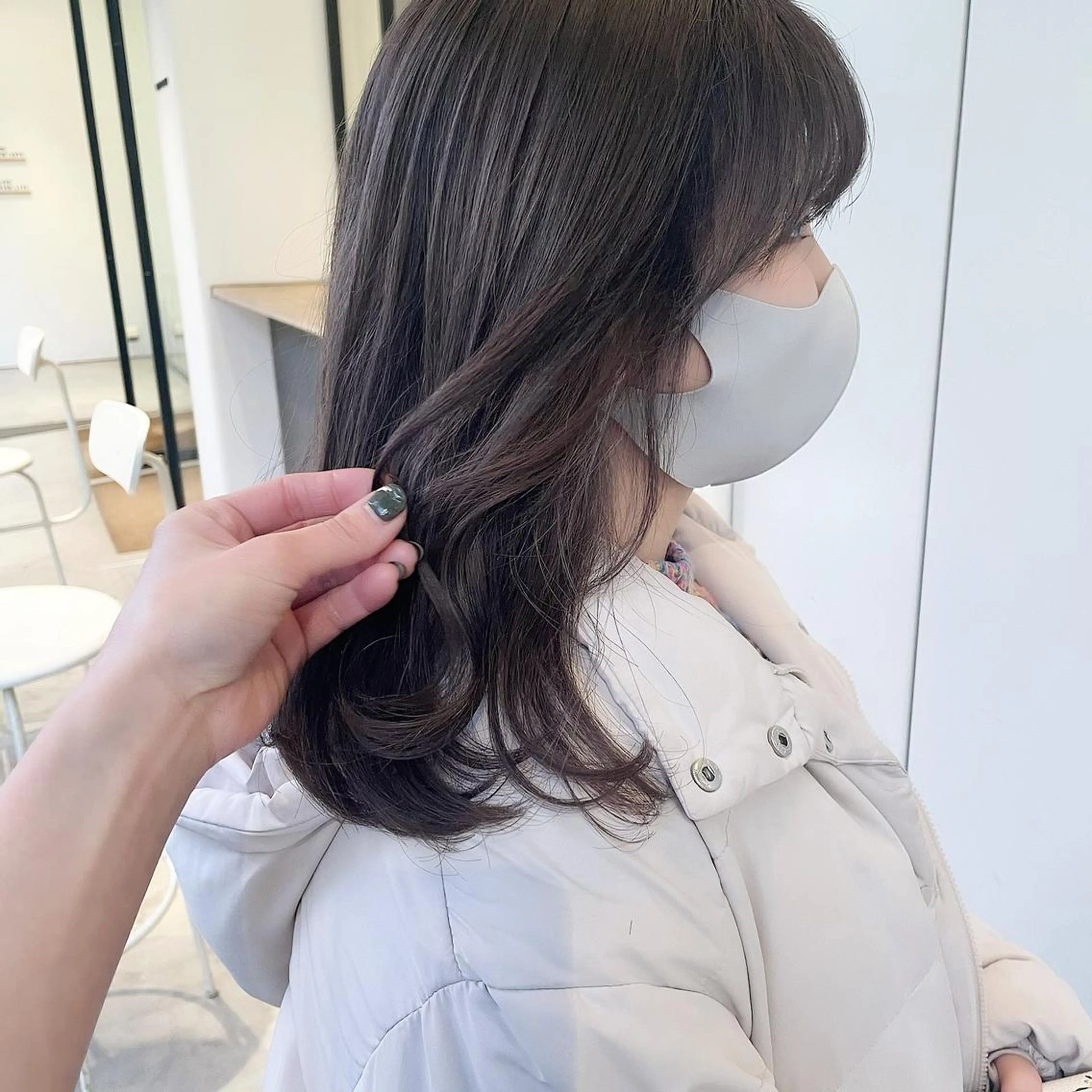 ロング カラー ベージュカラー ラベンダーカラー ラベンダーベージュ 岩田菜央 《武蔵小杉》のヘアスタイル