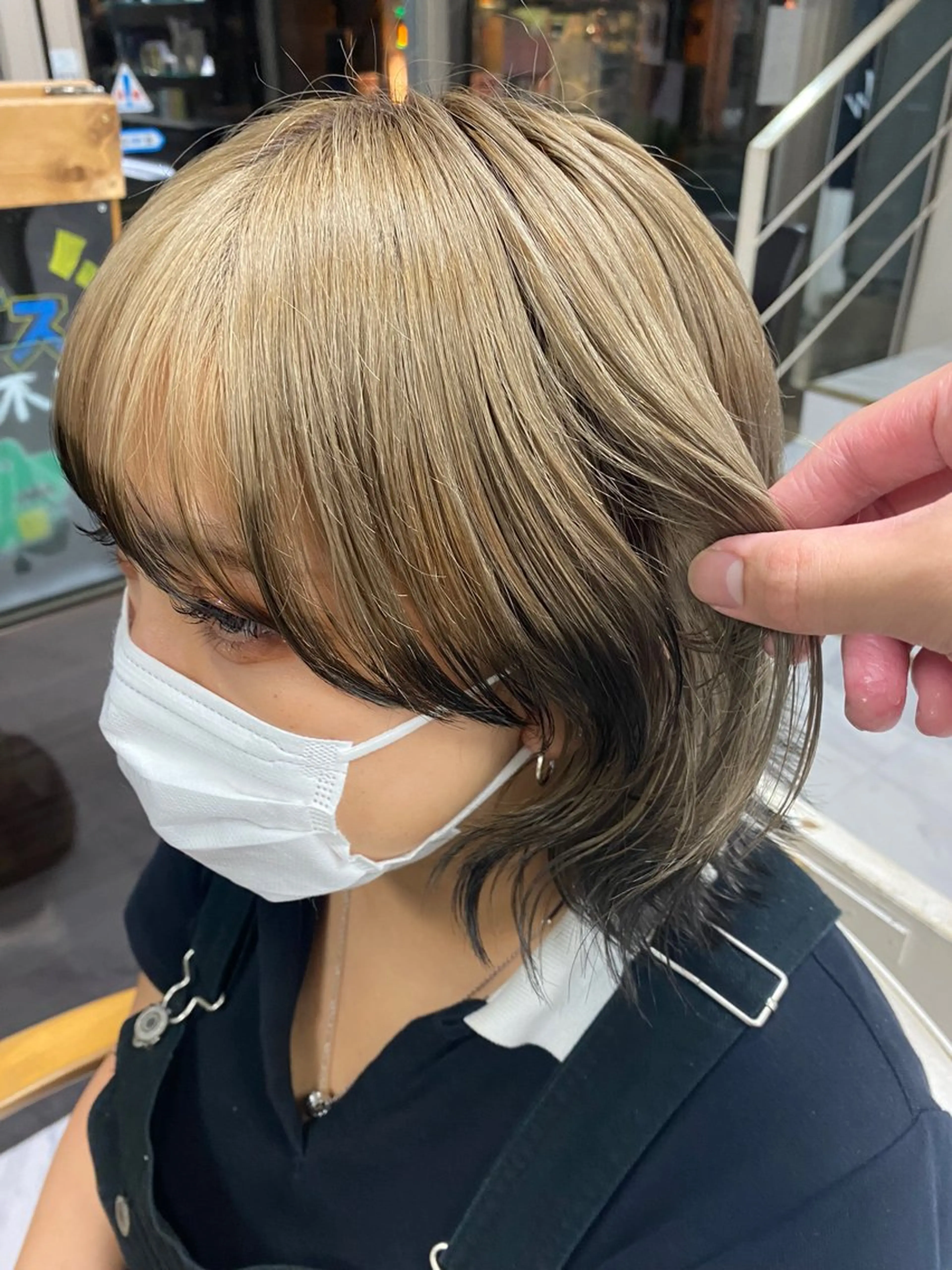 ミディアム カラー ヘアアレンジ ベージュカラー 黒髪 ブリーチ デザインカラー ダブルカラー ヘアカラー トリートメント 目黒 碧人のヘアスタイル