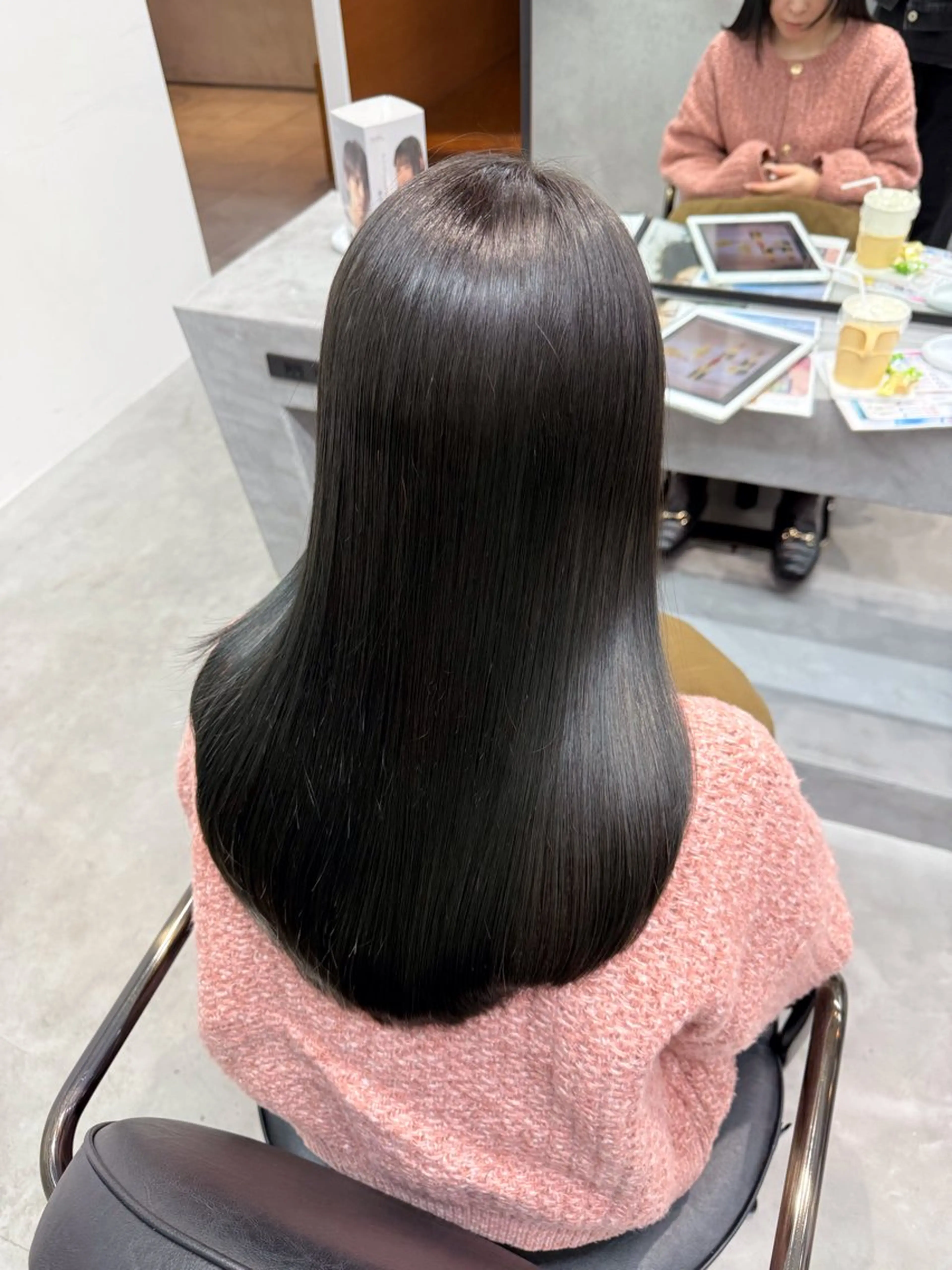 ロング カット 縮毛矯正 inity Esakaのヘアスタイル