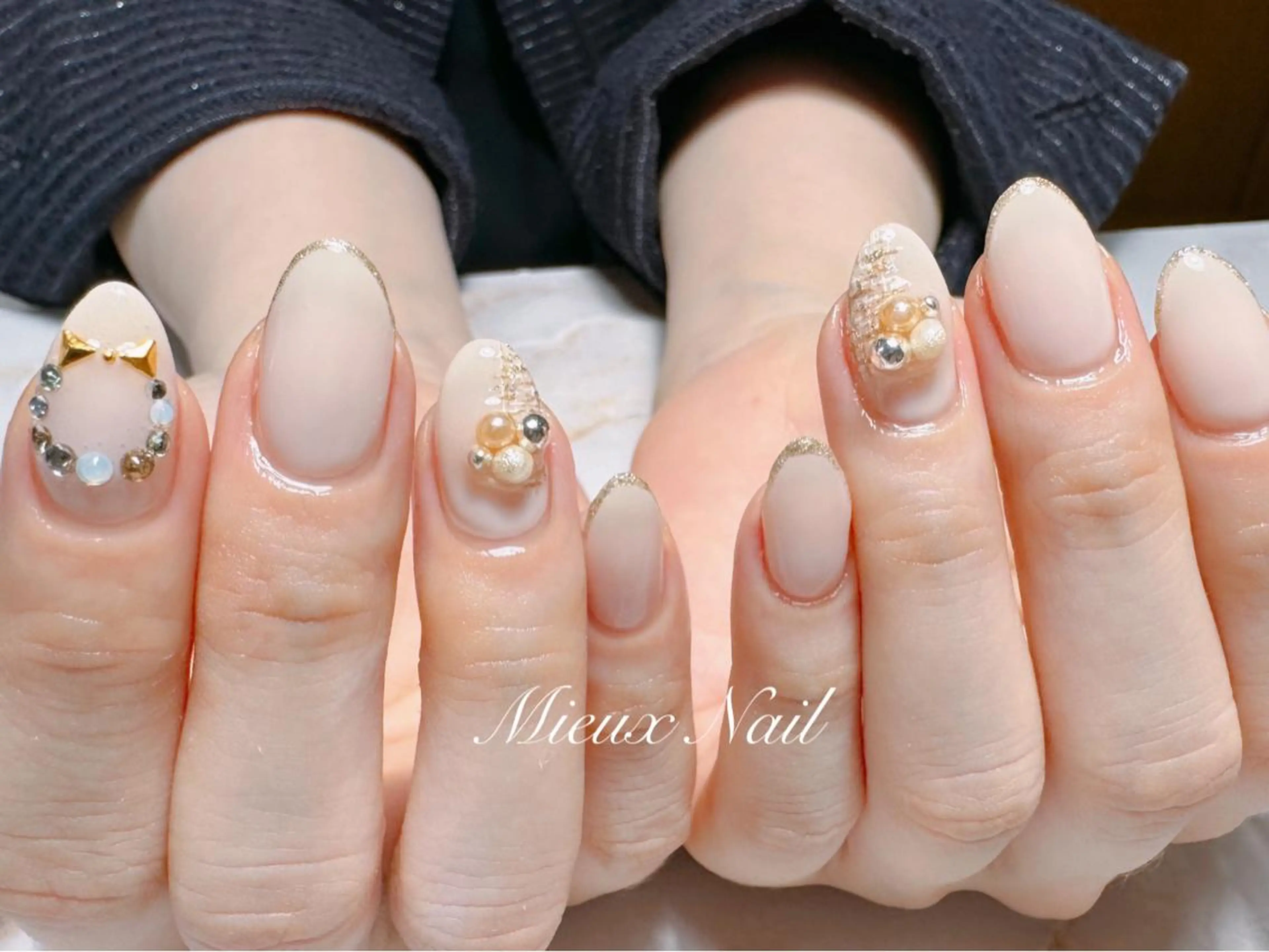 ネイル フレンチネイル オフィスネイル ツイードネイル ホワイト 冬ネイル ハンドネイル 市川 麻衣子のネイルデザイン