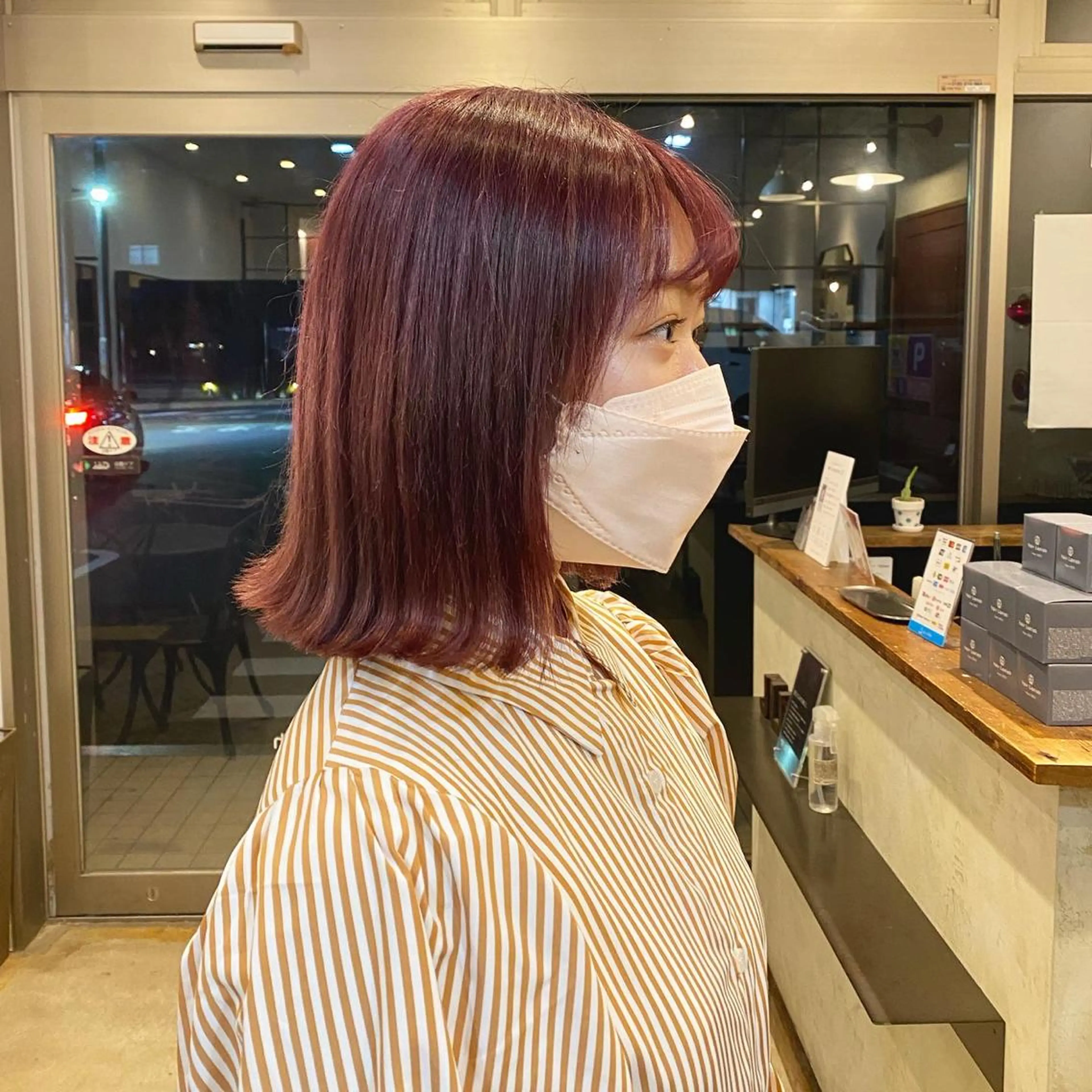 ミディアム カラー 外ハネヘア W EYE BEAUTY 浦和店所属・誉田 美優のマツエク・マツパデザイン