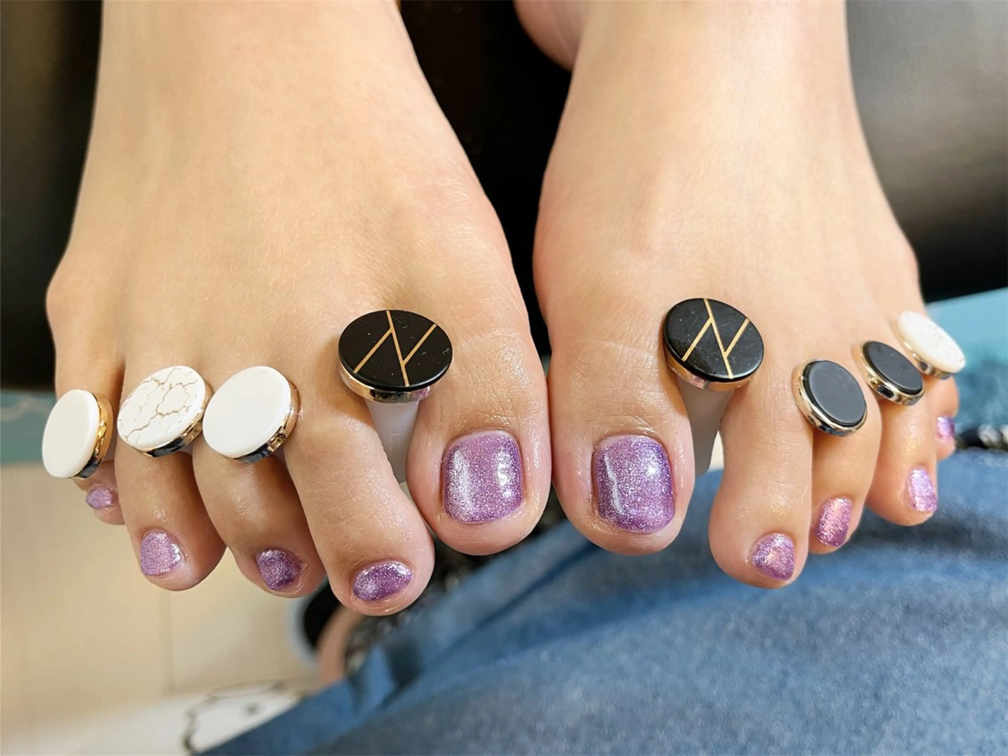 ネイル フットネイル マグネットネイル マグネットワンカラー ワンカラーネイル フットネイル ネイルサロン flatのネイルデザイン