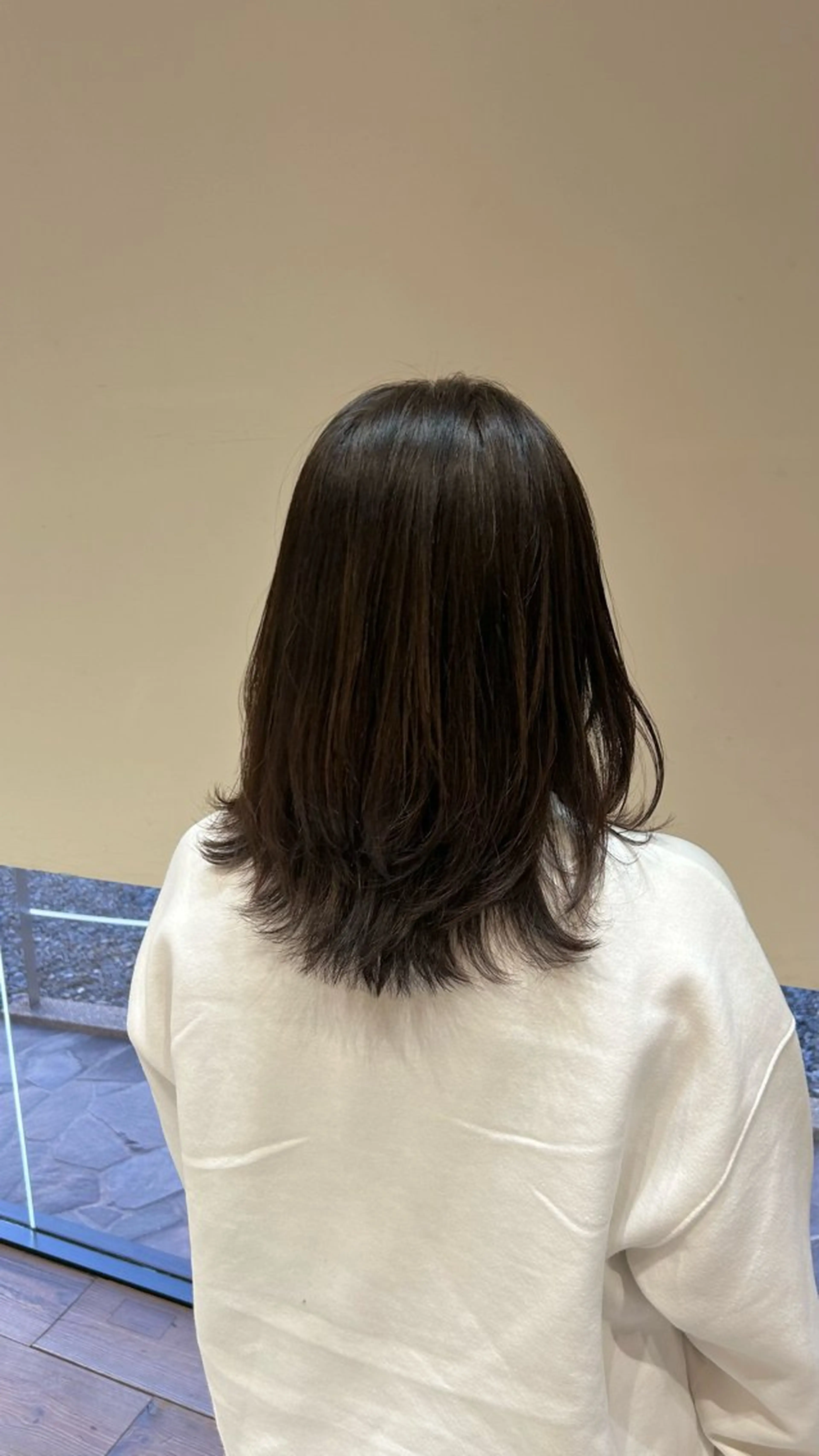 ミディアム くびれヘア くびれレイヤー レイヤーカット カット 村松 麻菜のヘアスタイル