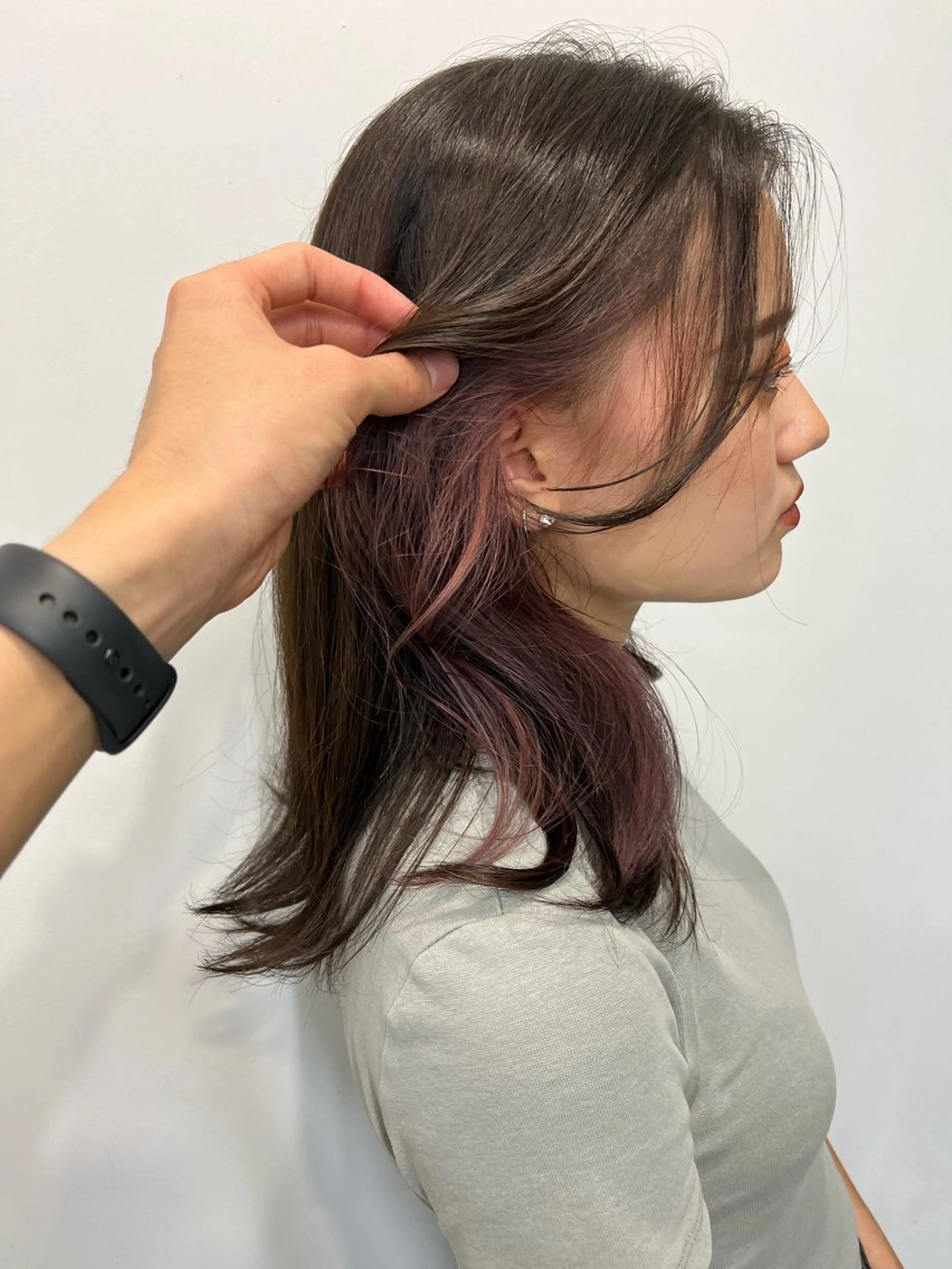 ミディアム カラー ハイライトカラー ハイライト 韓国風レイヤーカット グレージュ/大希のヘアスタイル