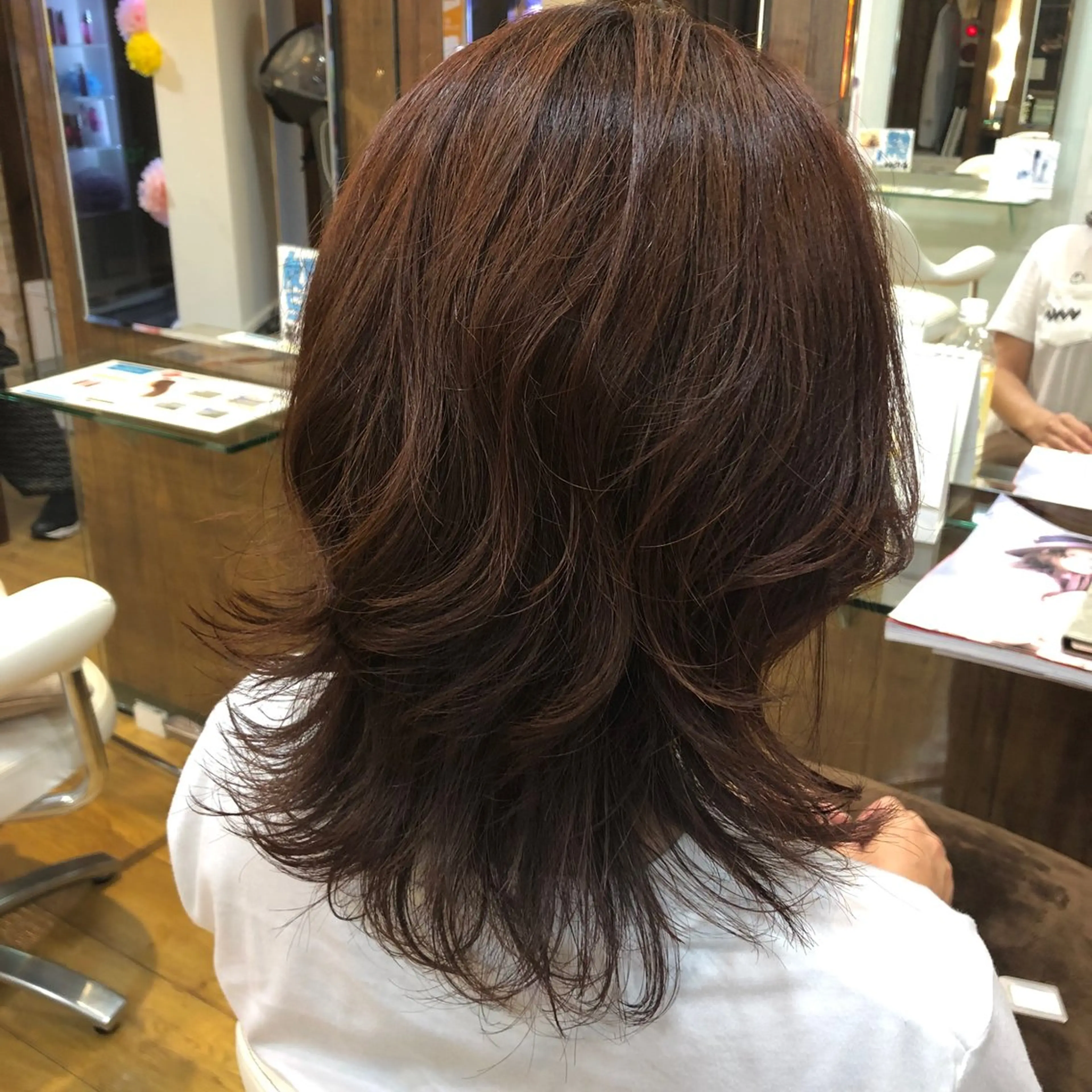 セミロング 根岸 真奈美のヘアスタイル