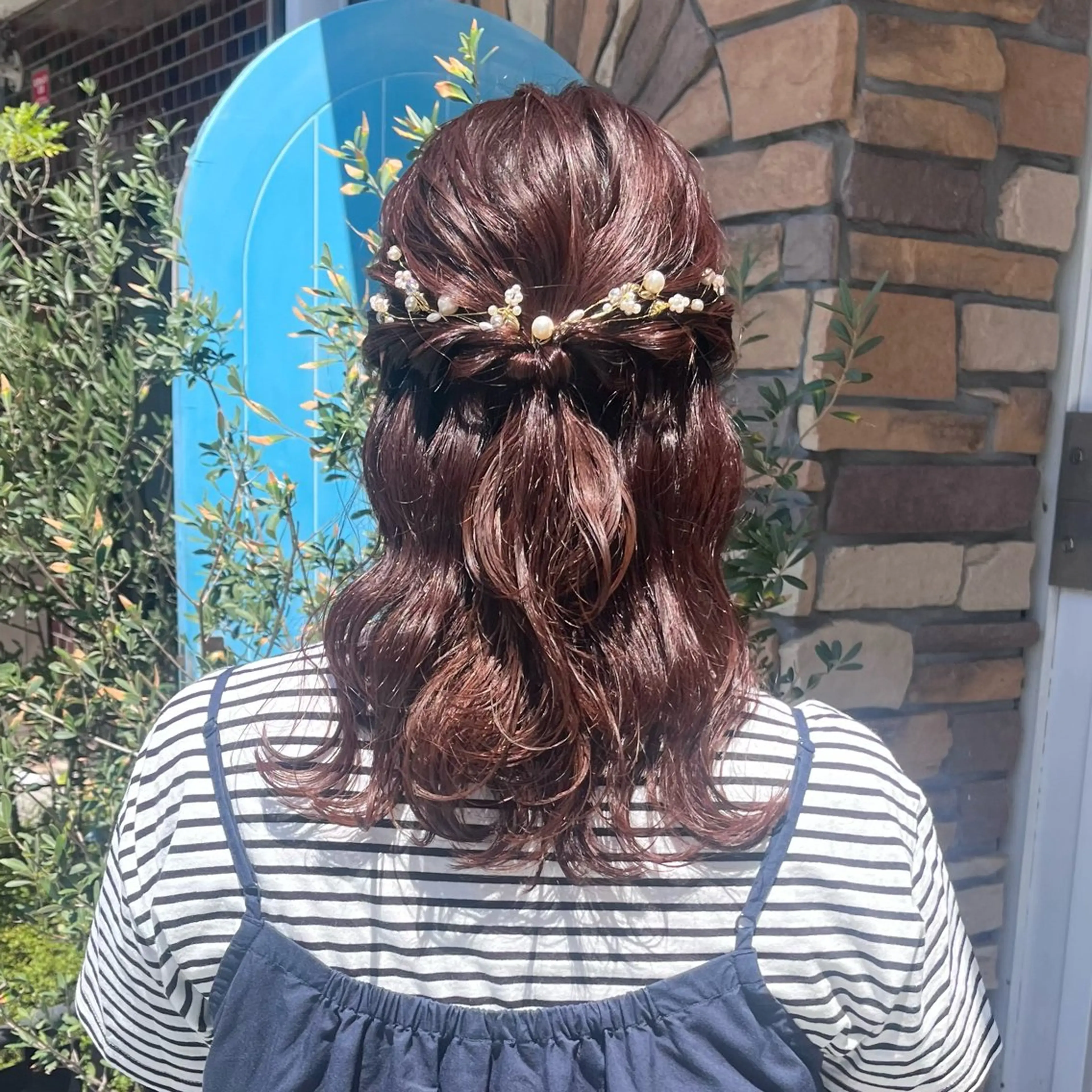 セミロング ヘアアレンジ ハーフアップ 伊藤 玲衣のヘアスタイル