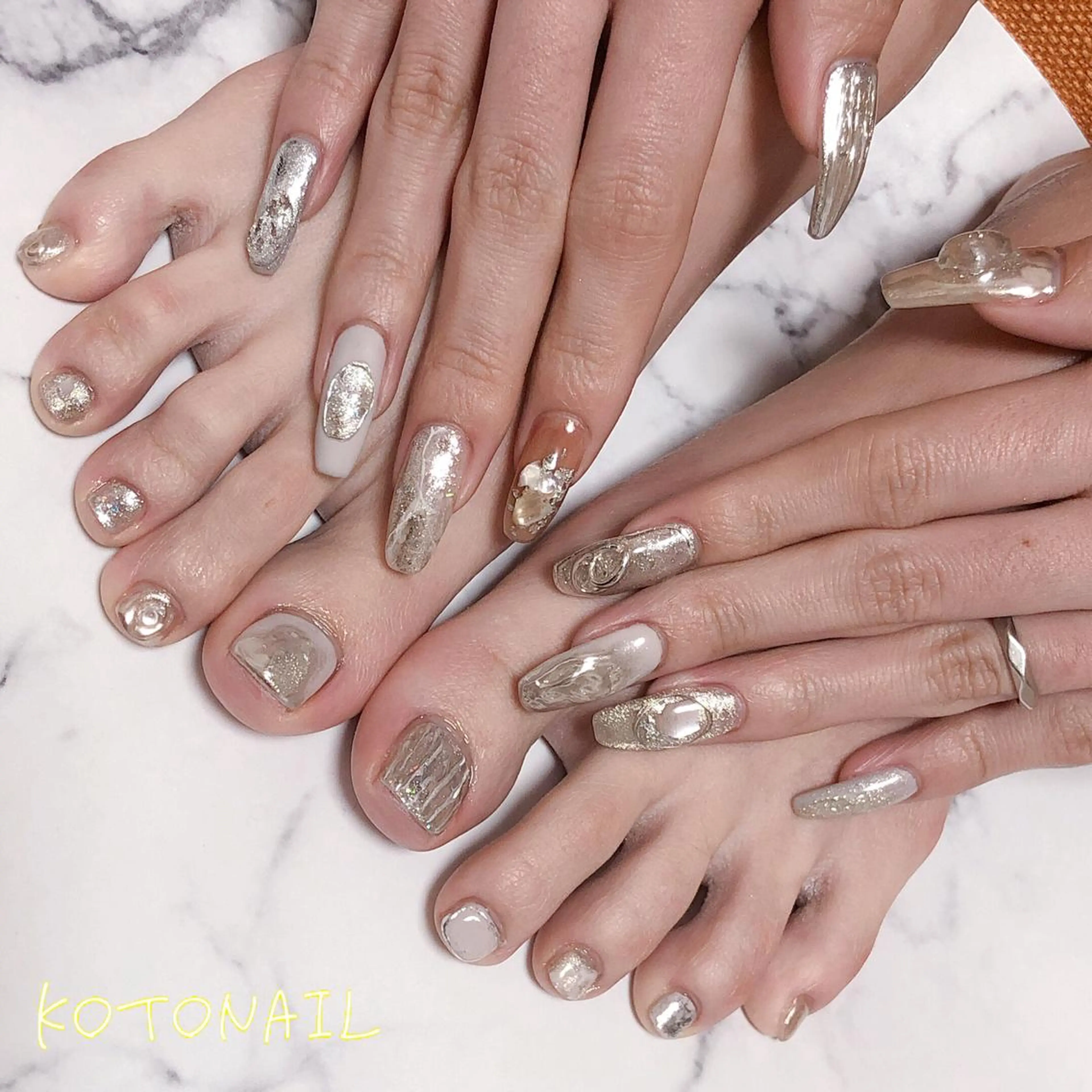 ネイル アートネイル フラッシュネイル フットネイル マグネットネイル ミラーネイル フットネイル koto nailのネイルデザイン