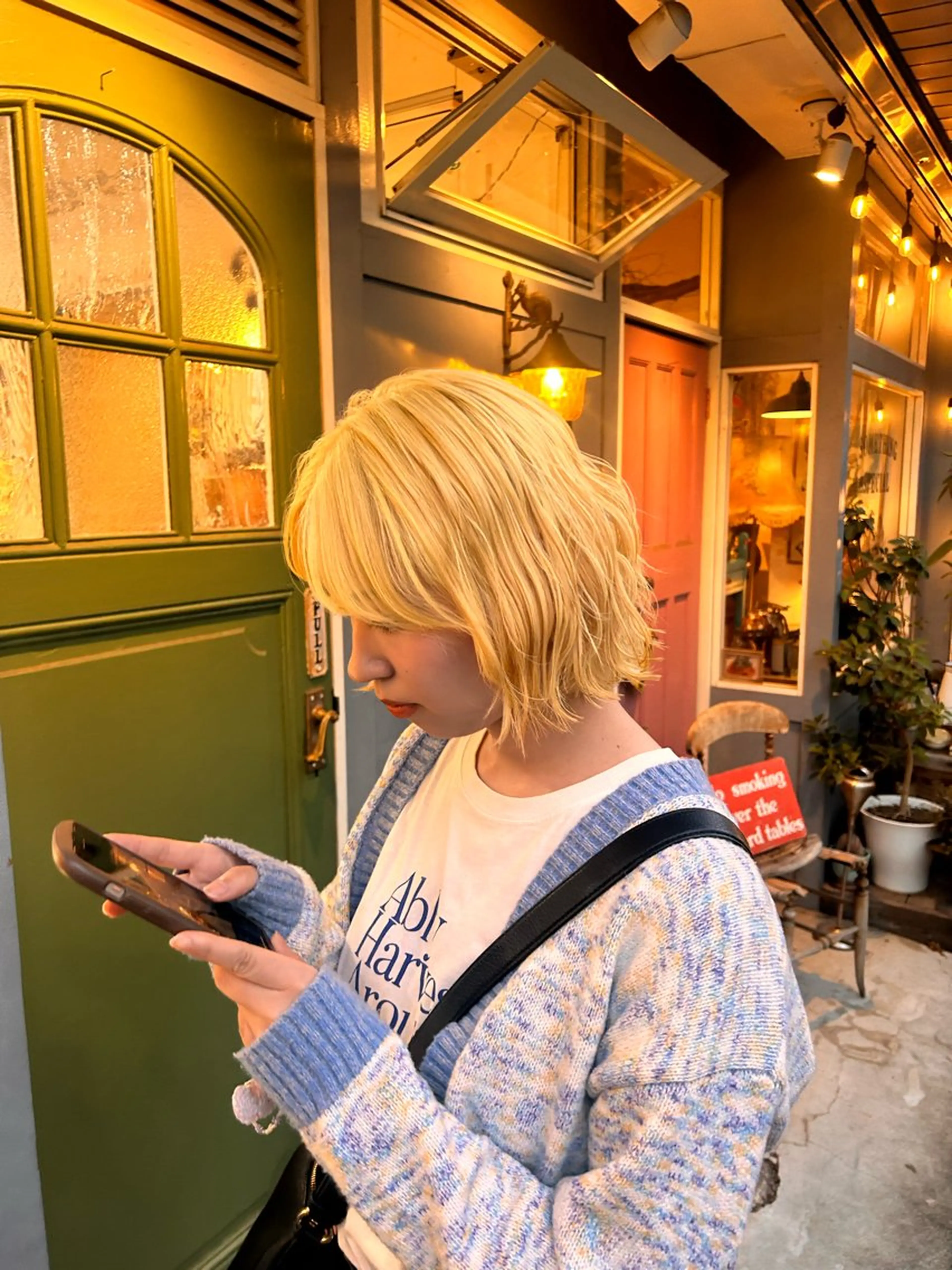 ショート カラー 抜きっぱなしブロンド ヘアカラー トリートメント 清水千優/パーマ/透 明感カラー/メンズのヘアスタイル