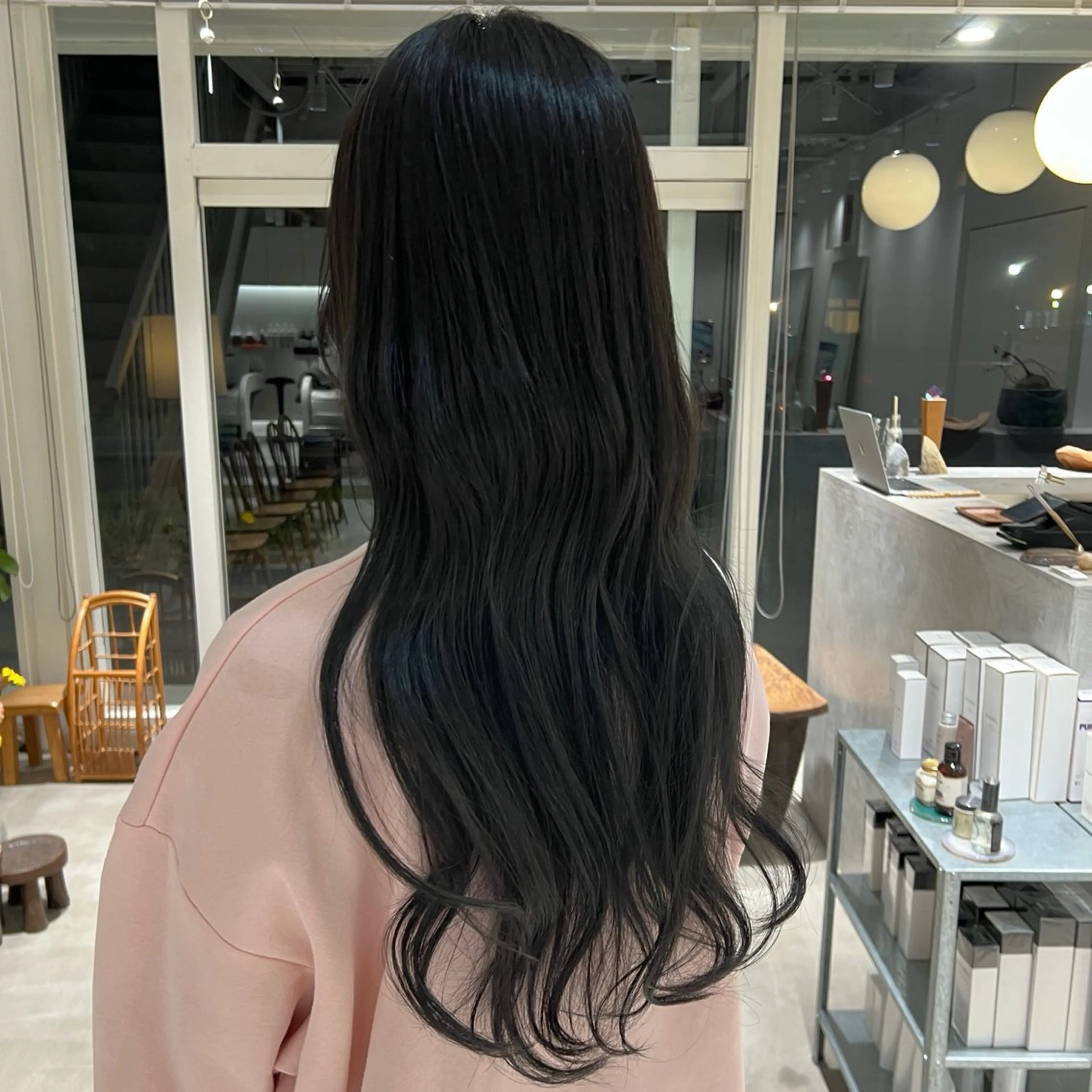 ロング カラー ヘアカラー 周東 芽依のヘアスタイル