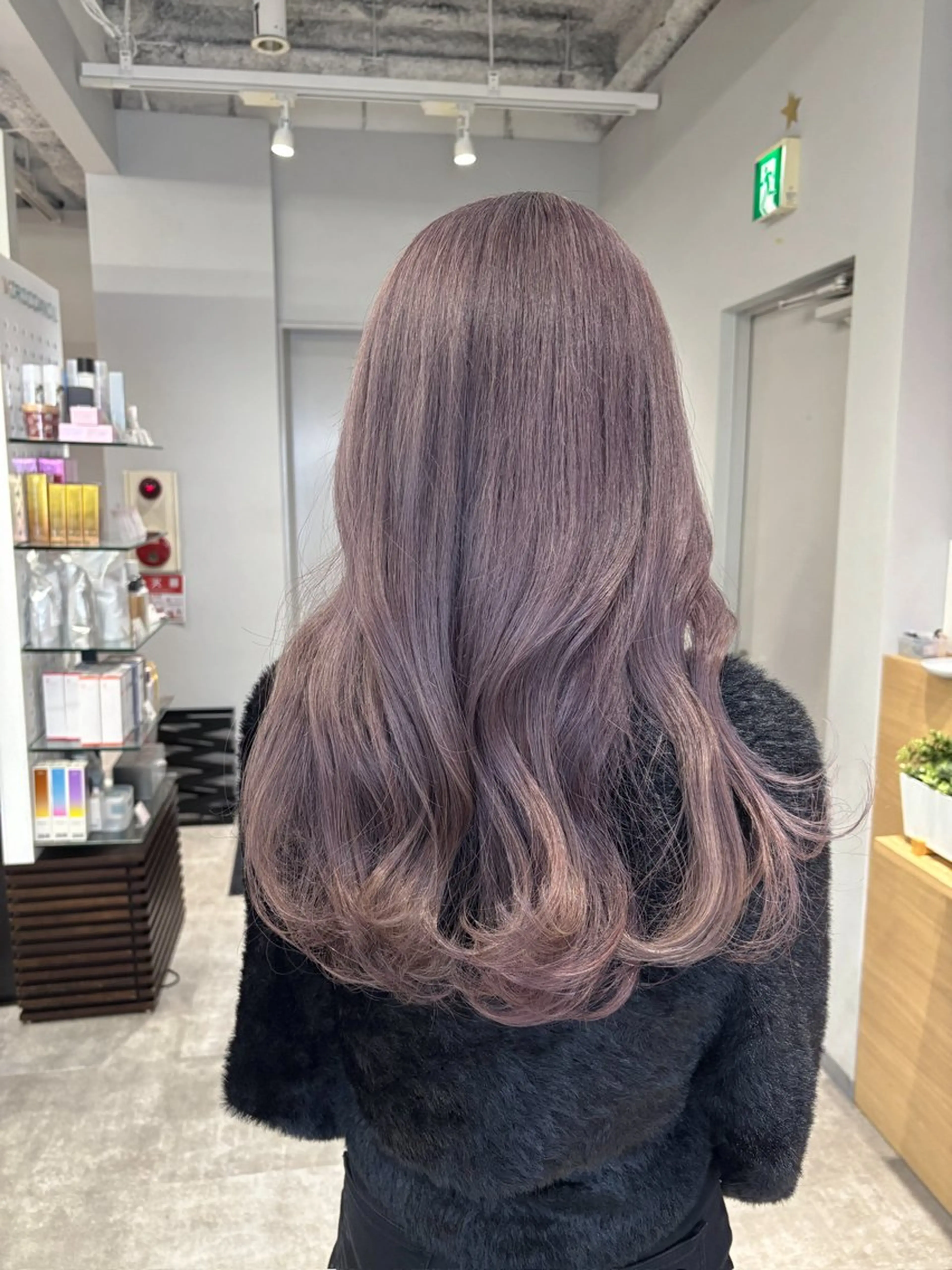 ロング 服部 真希のヘアスタイル
