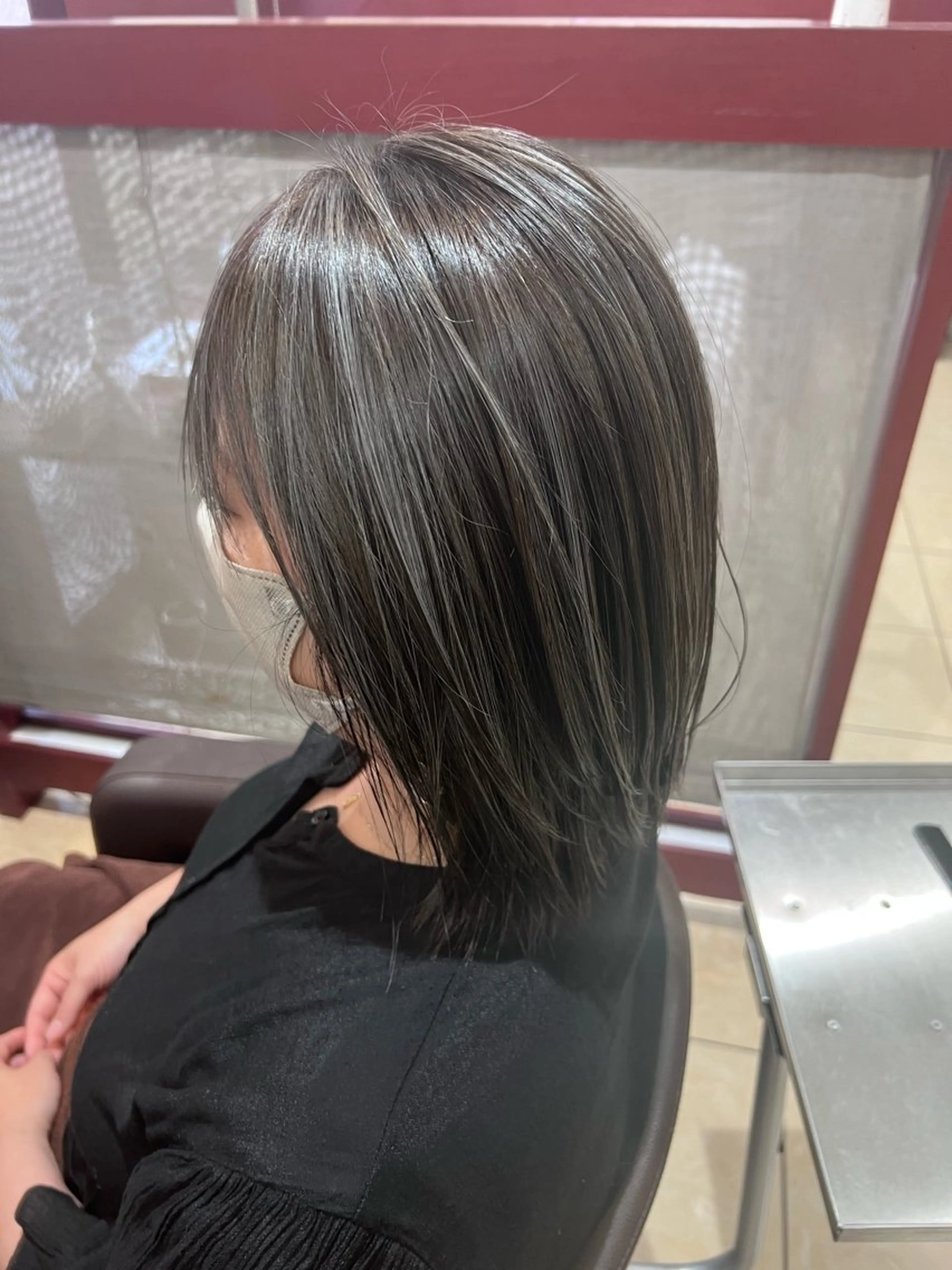 ミディアム ハイライト ヘアカラー 坂本 優輝のヘアスタイル