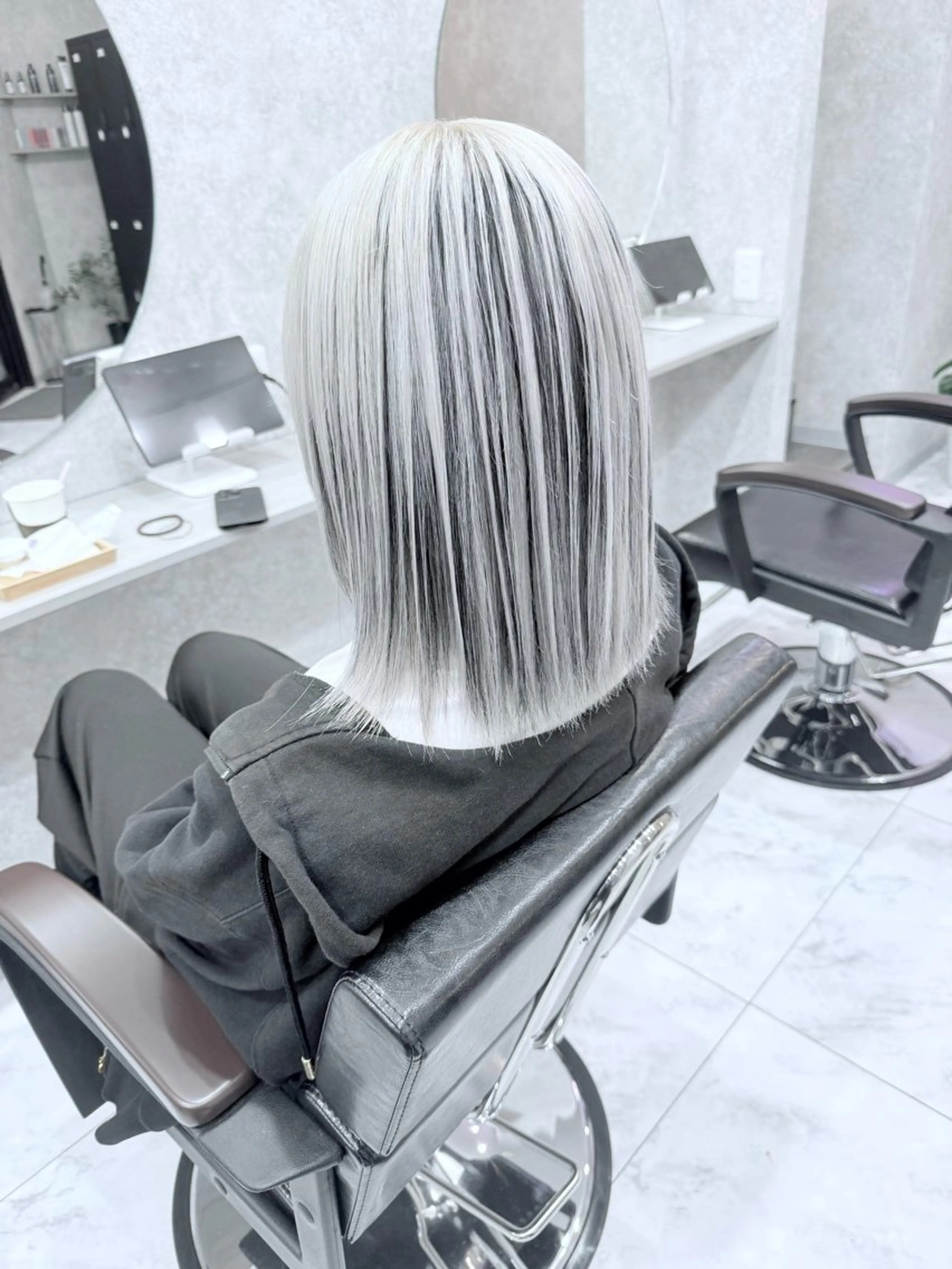 ミディアム カラー ブリーチ ケアブリーチ デザインカラー ダブルカラー ハイトーンカラー ヘアカラー 🌈派手髪ハイトーン 🌈鈴木亮太🌈のヘアスタイル