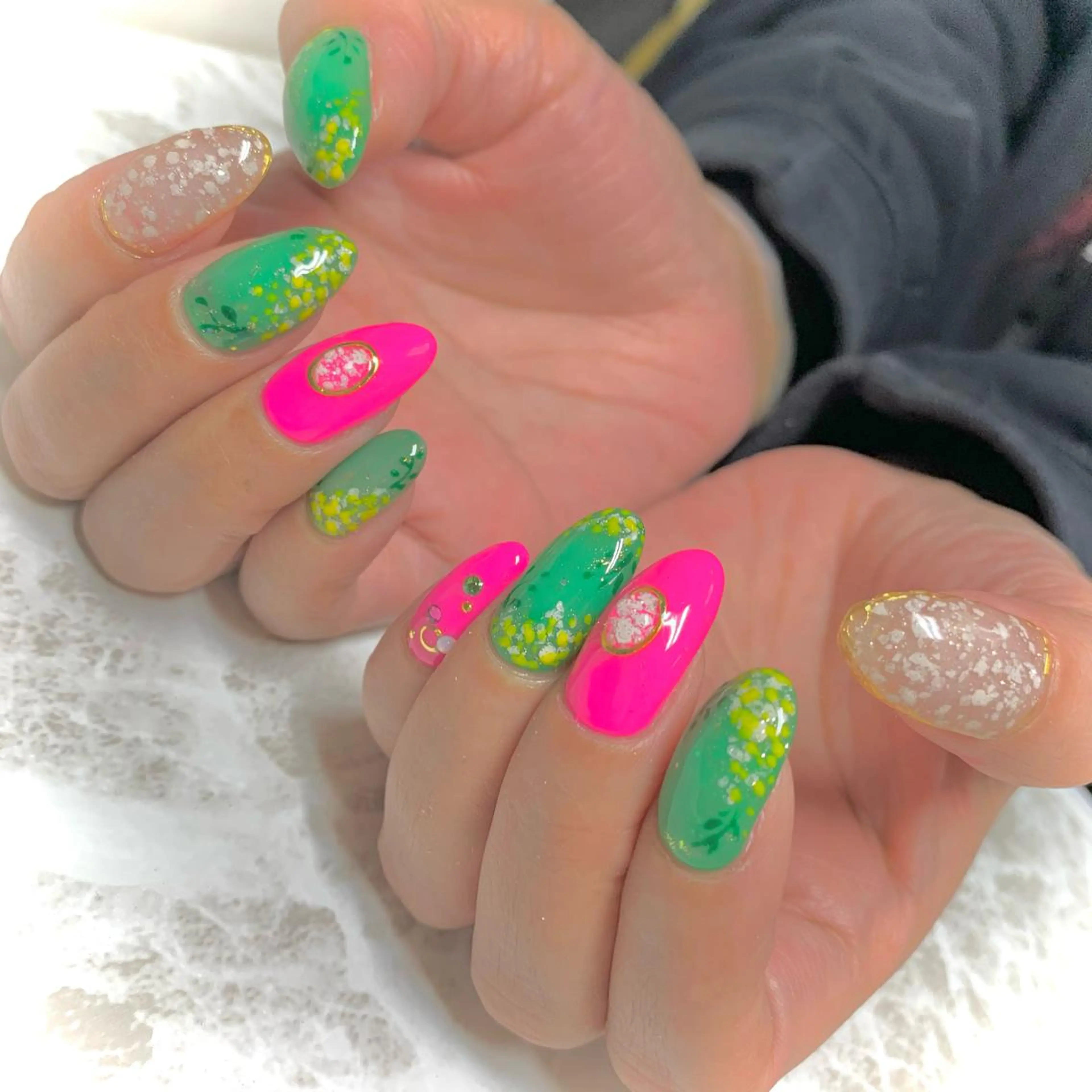 ネイル グリーン ピンク LULU LIMAのネイルデザイン