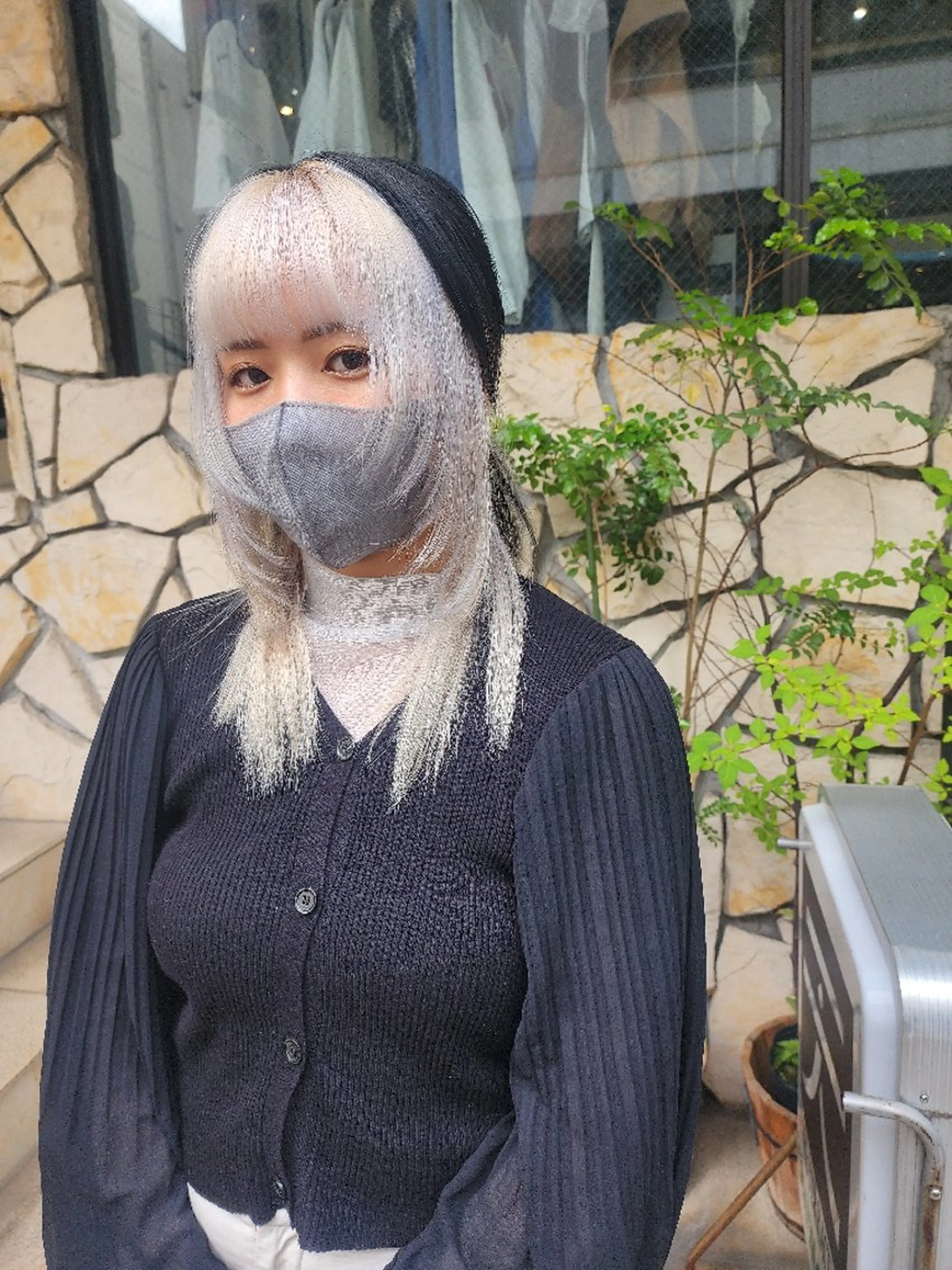 セミロング Backbocker所属・ハイトーン/ブリーチ /デザインカラーのヘアスタイル