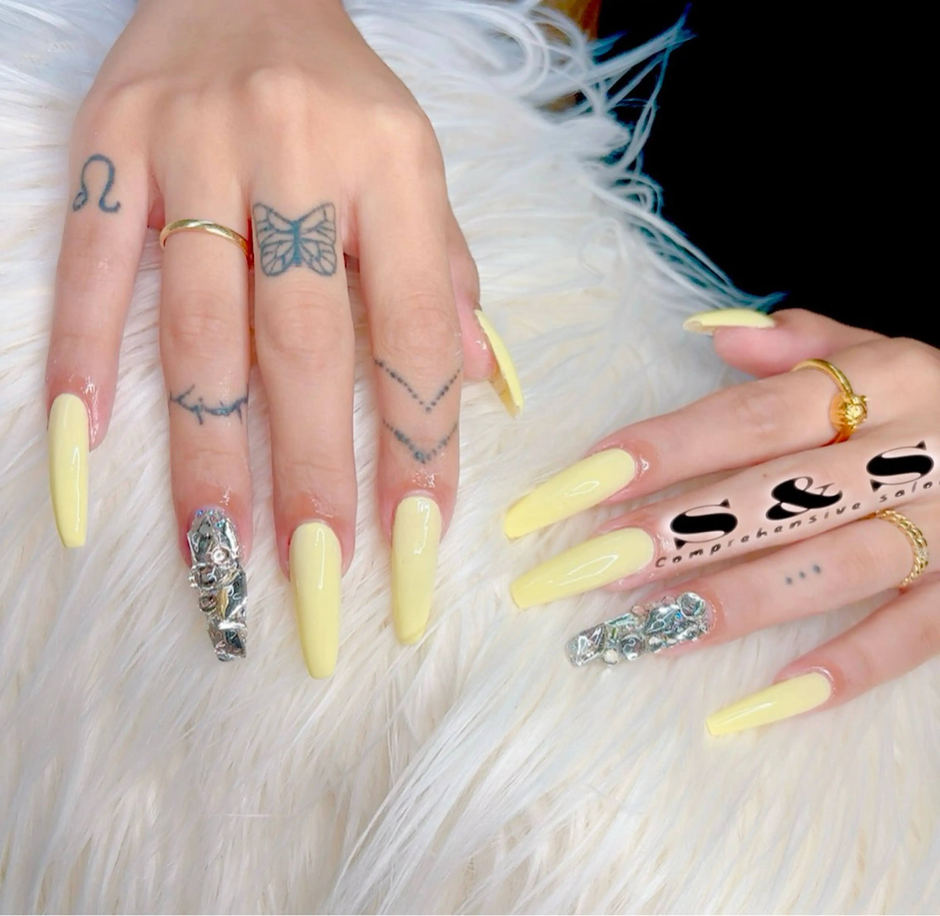 ネイル 長さ出し メンズネイル 持ち込み 夏ネイル ワンホンネイル S&S 村田小百合のネイルデザイン