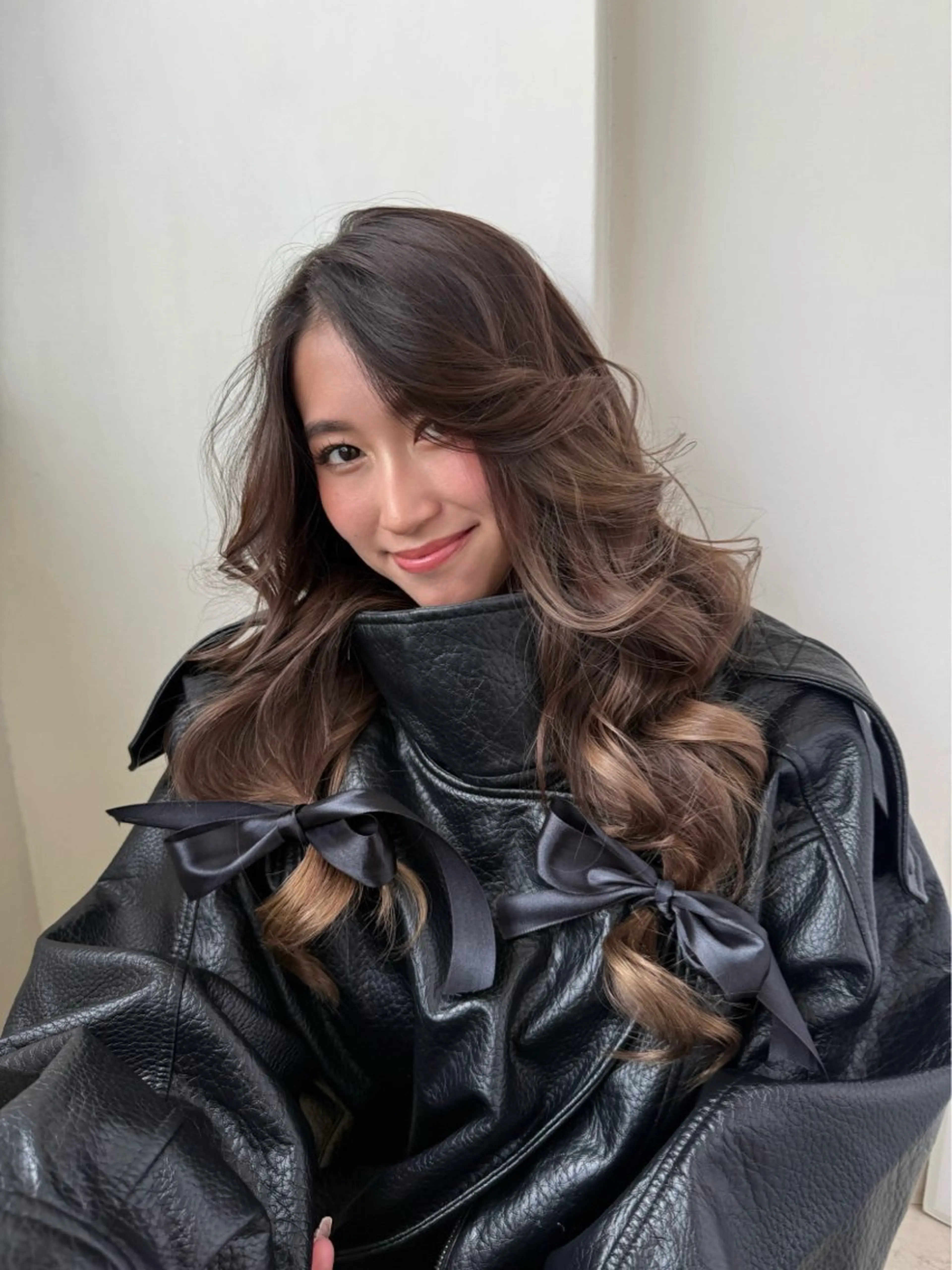 ロング ヘアセット Maho/海外 レイヤー/ハイトーンのヘアスタイル