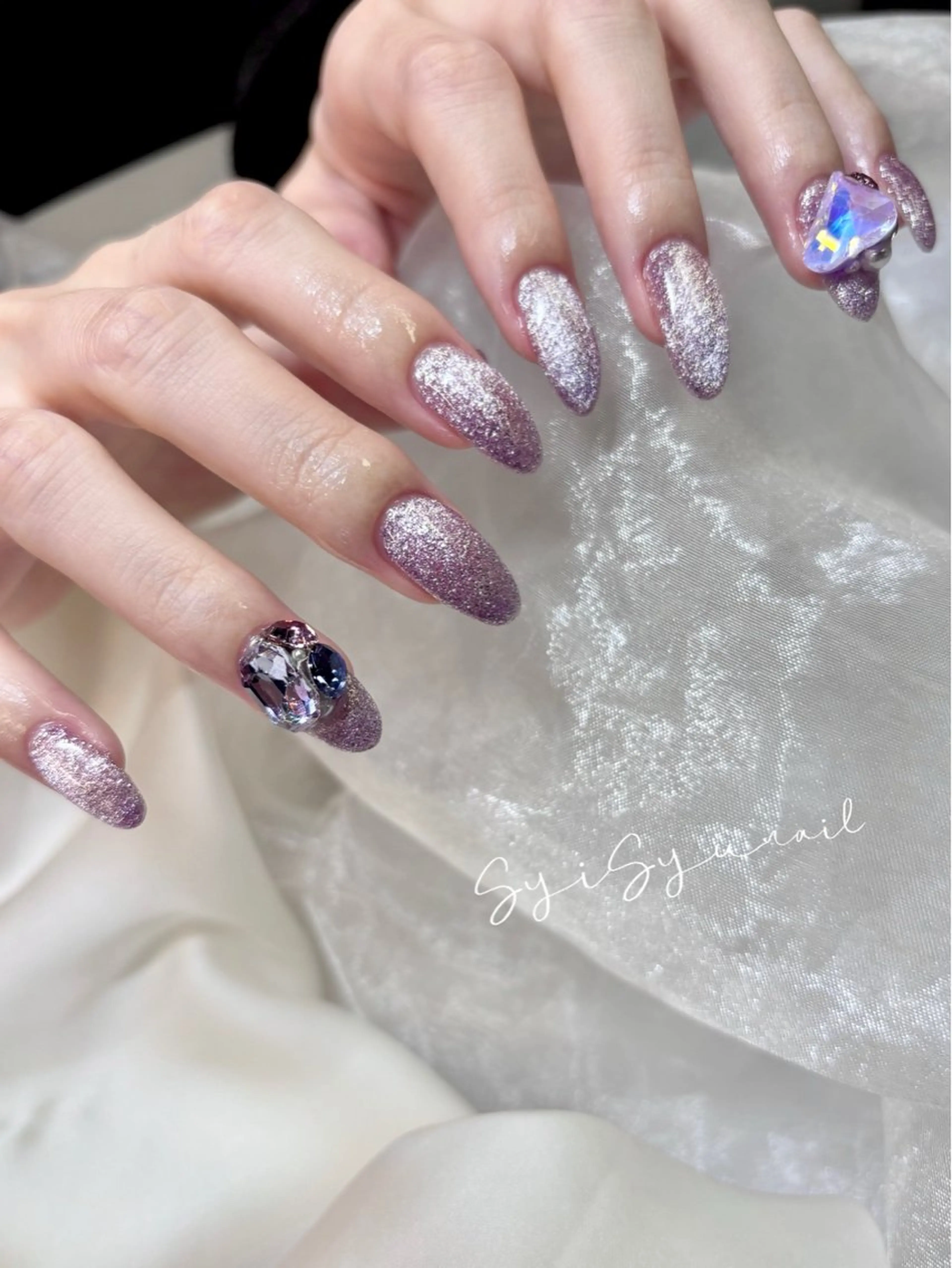 セミロング SyiSyu なんば本店のネイルデザイン