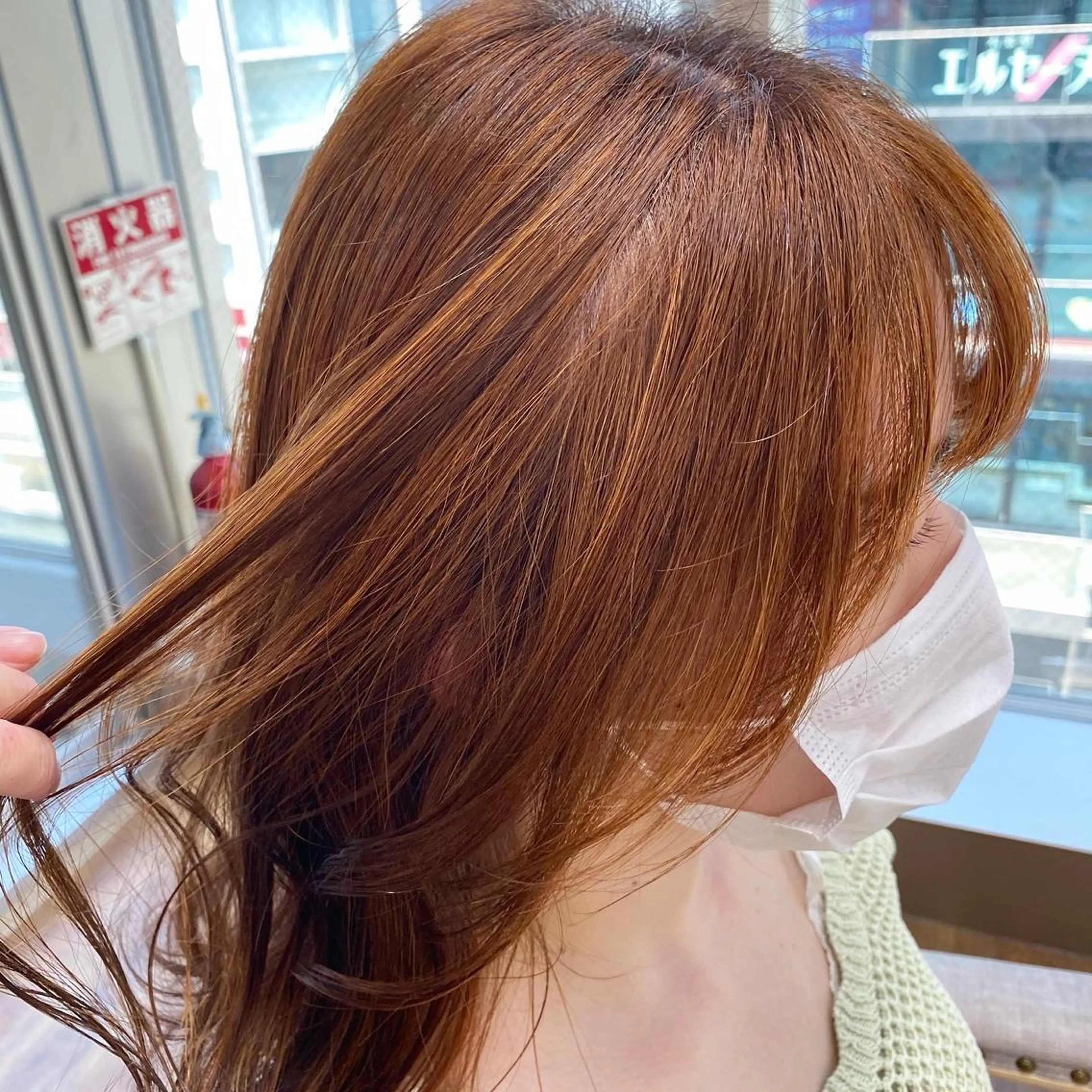ミディアム カラー 大場 優のヘアスタイル