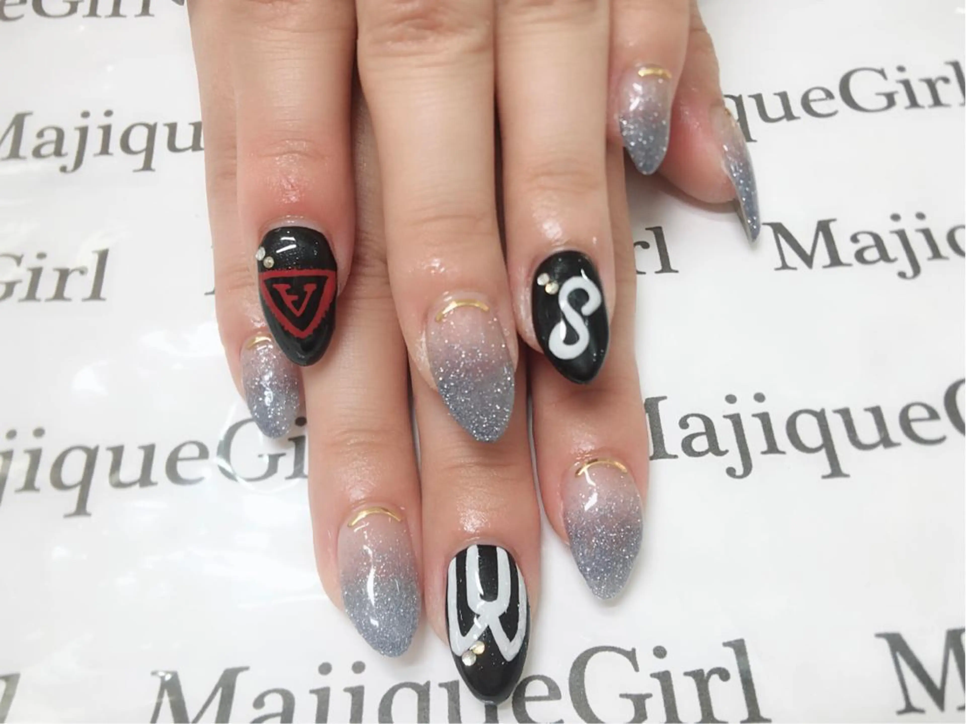 ネイル アートネイル オーロラネイル 成人式 ドット フラワーネイル 🌸Nail&Eye KAKU🌸のネイルデザイン