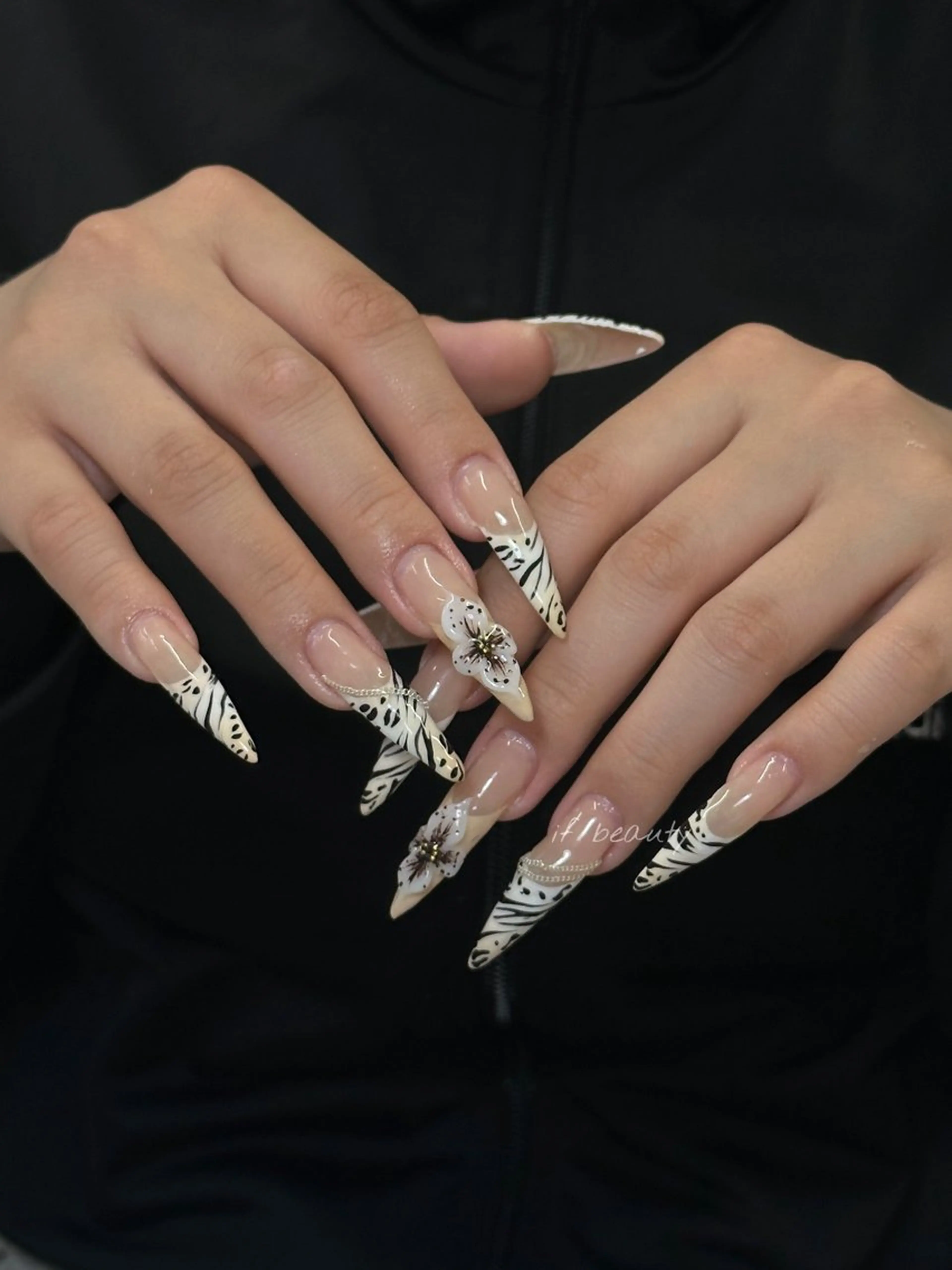 ネイル アートネイル ジェルネイル グラデーション パラジェル ワンホンネイル ハンドネイル if Hair＆Nail Salon所属・IKA /海外ネイル /個性派/ワンホンのネイルデザイン