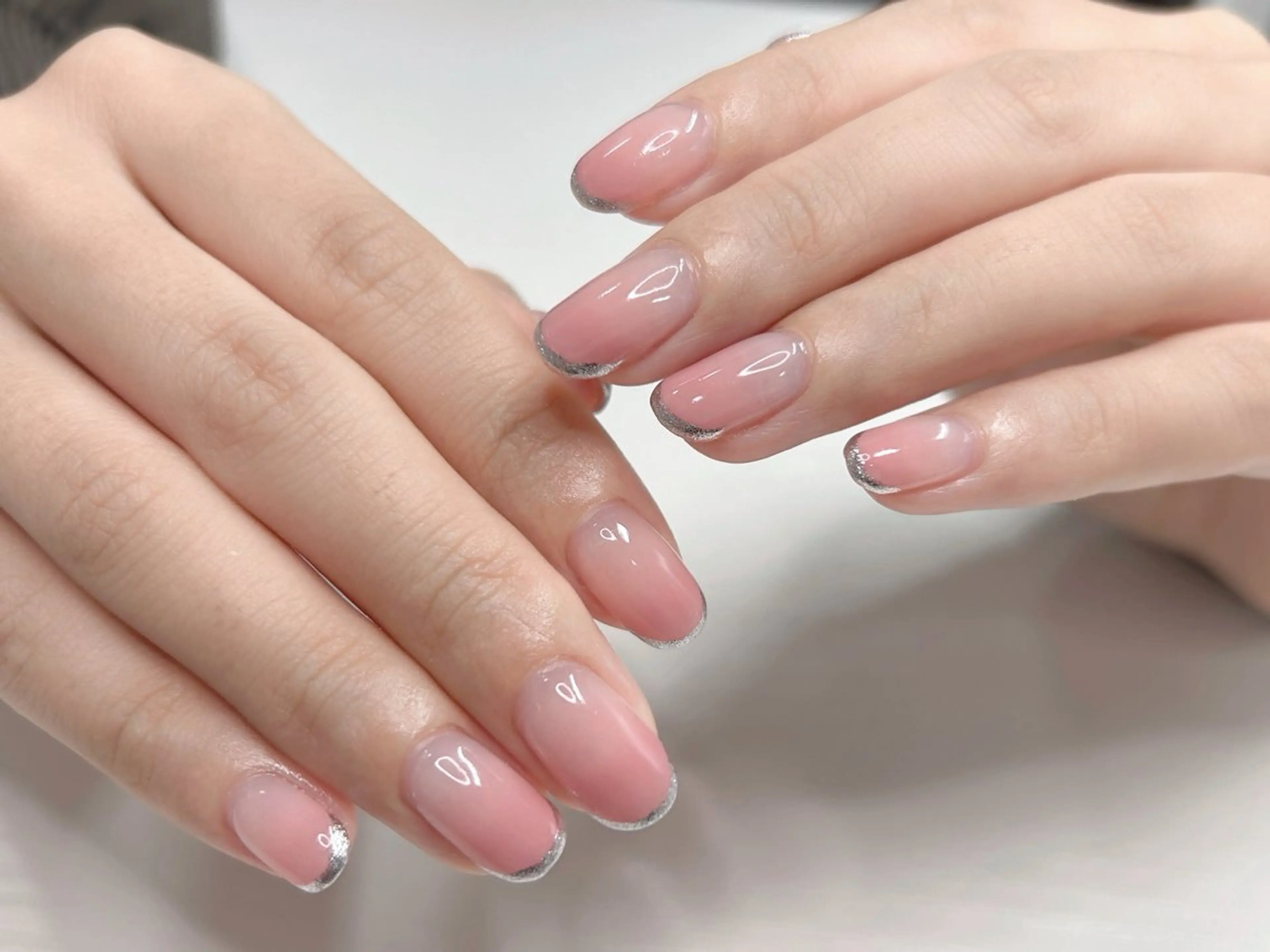 ネイル 桜ネイル フレンチネイル グラデーション ラメ(グリッター) オフィスネイル ハンドネイル Forca total studio所属・Forca Airaのネイルデザイン