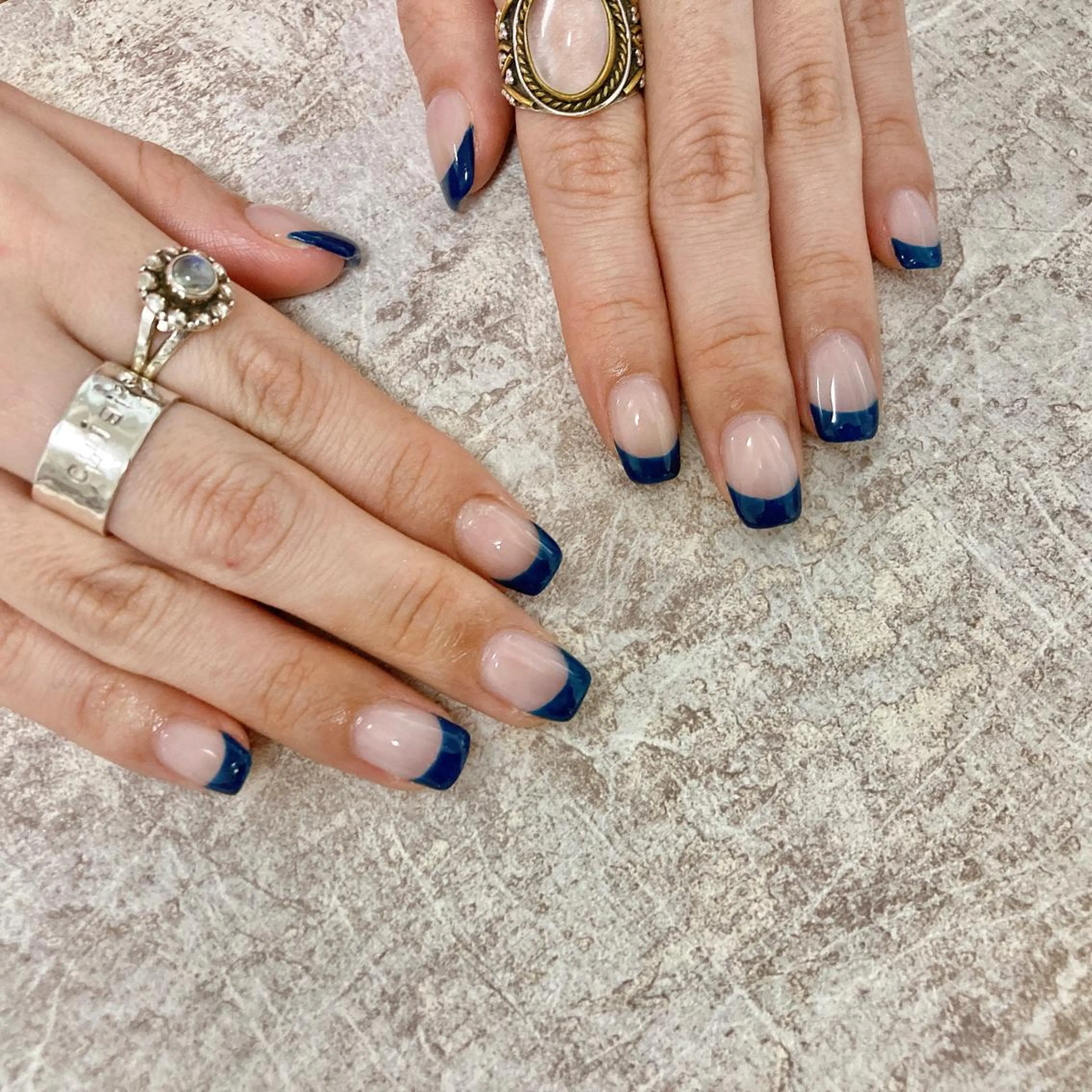 ネイル フレンチネイル ネイビー Mogu nail 二子玉川のネイルデザイン