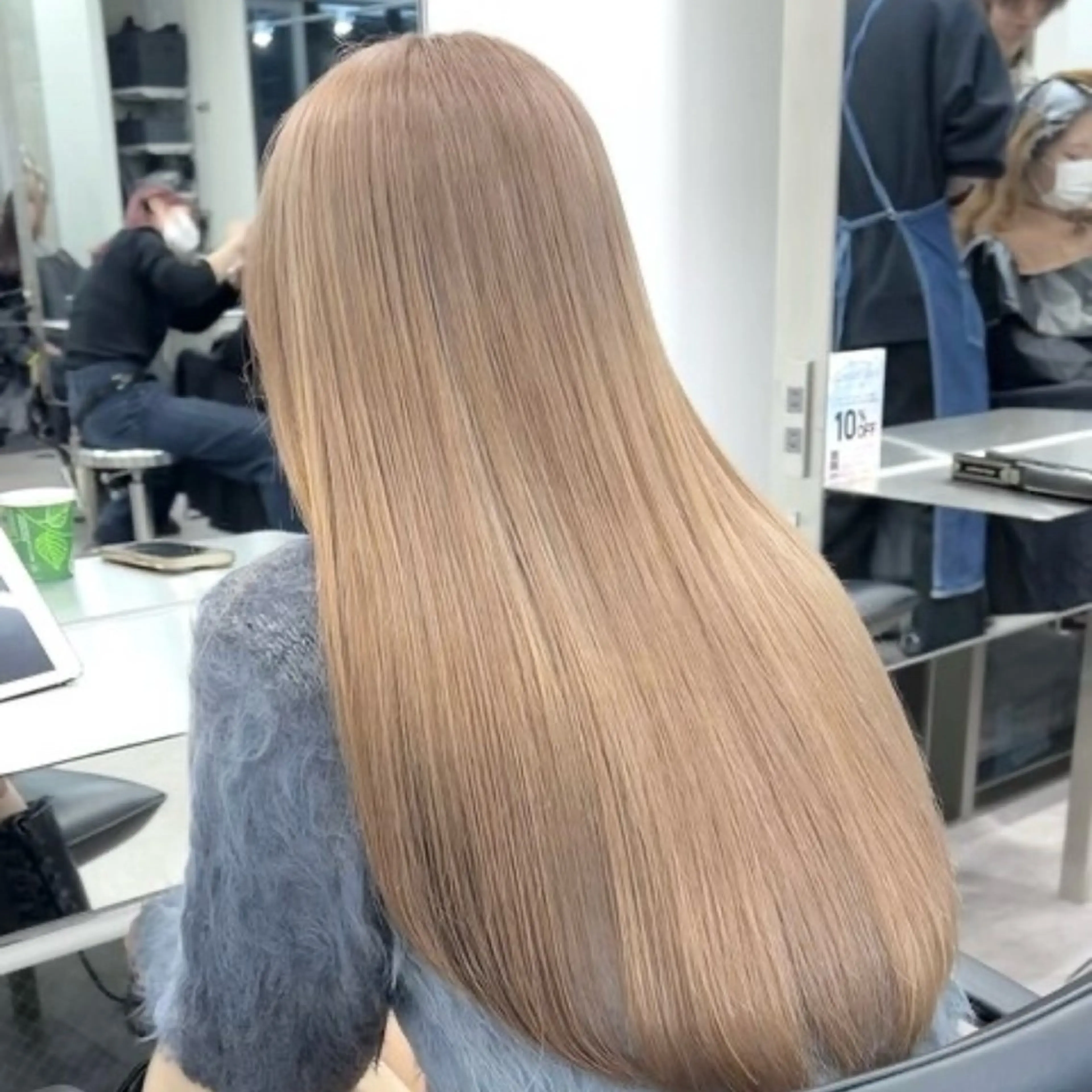 ロング カラー ヘアカラー トリートメント cinq PROJECT所属・ミルクティーベージュ 🐱【Ryo】のヘアスタイル