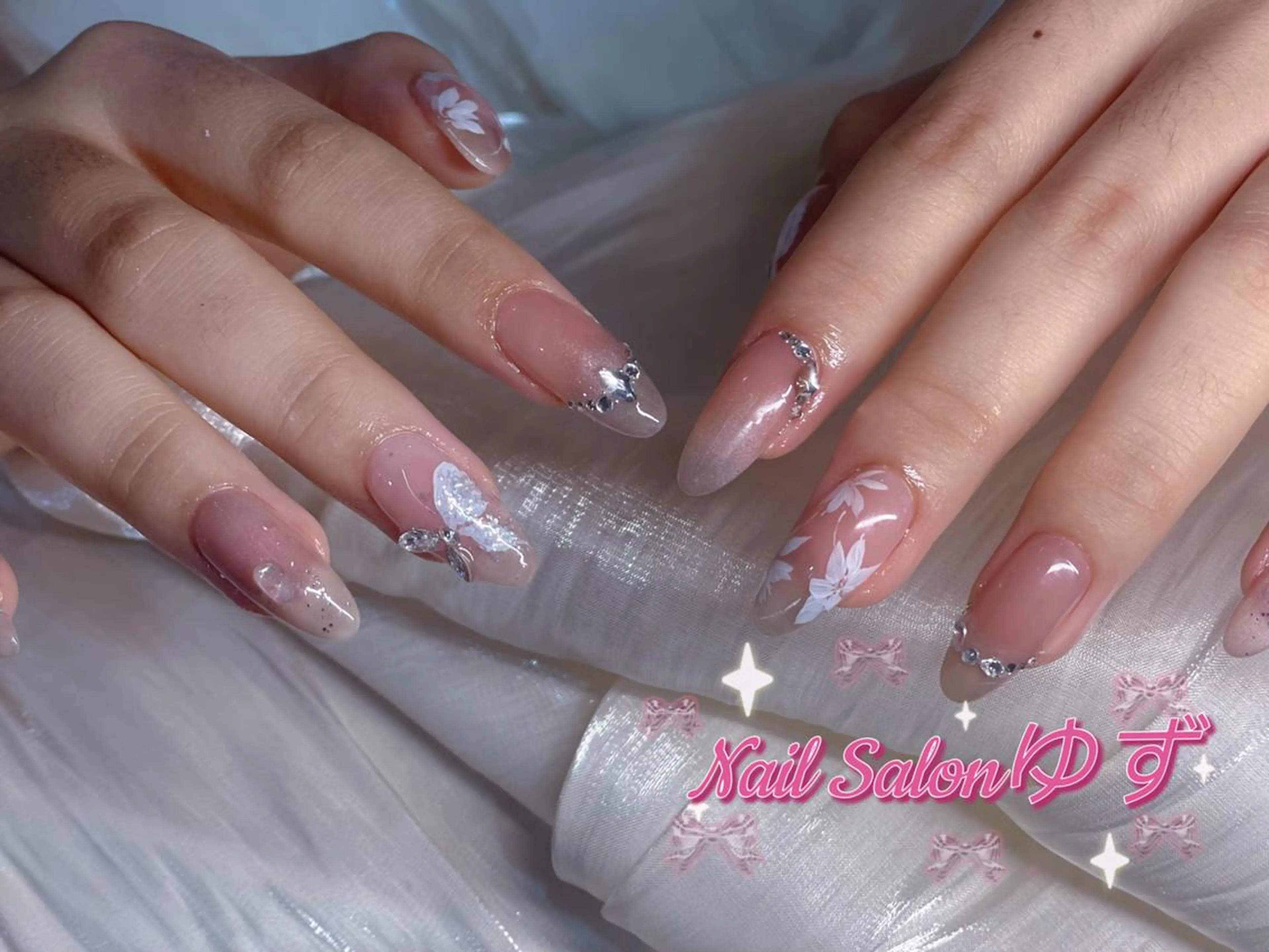 ネイル ジェルネイル キラキラネイル パラジェル ワンホンネイル ハンドネイル MAKI💚💚💚 秋葉原.のネイルデザイン