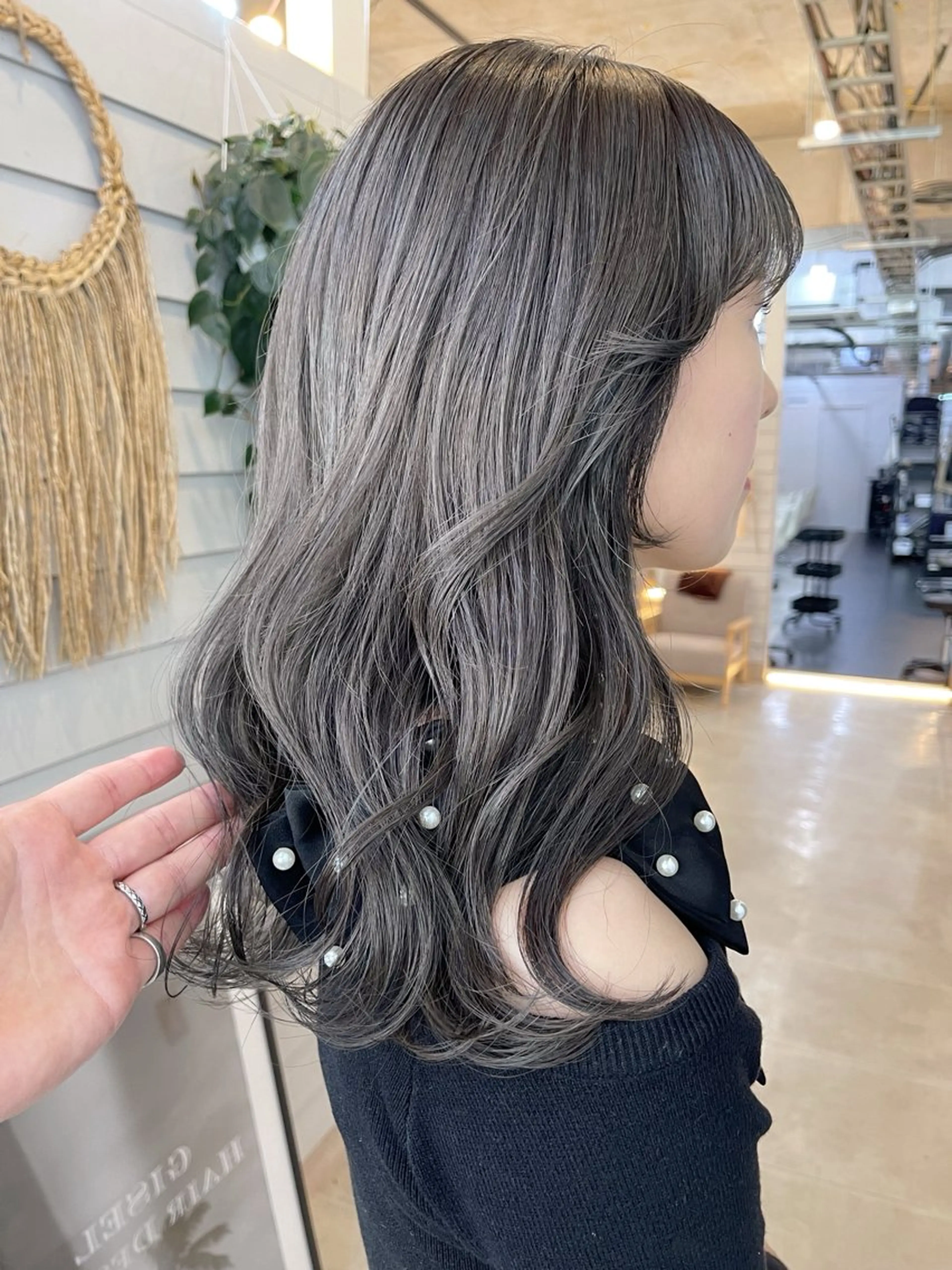 ミディアム カラー ダブルカラー オリーブグレー カット ヘアカラー トリートメント AiM 大名　似合わせカットのヘアスタイル