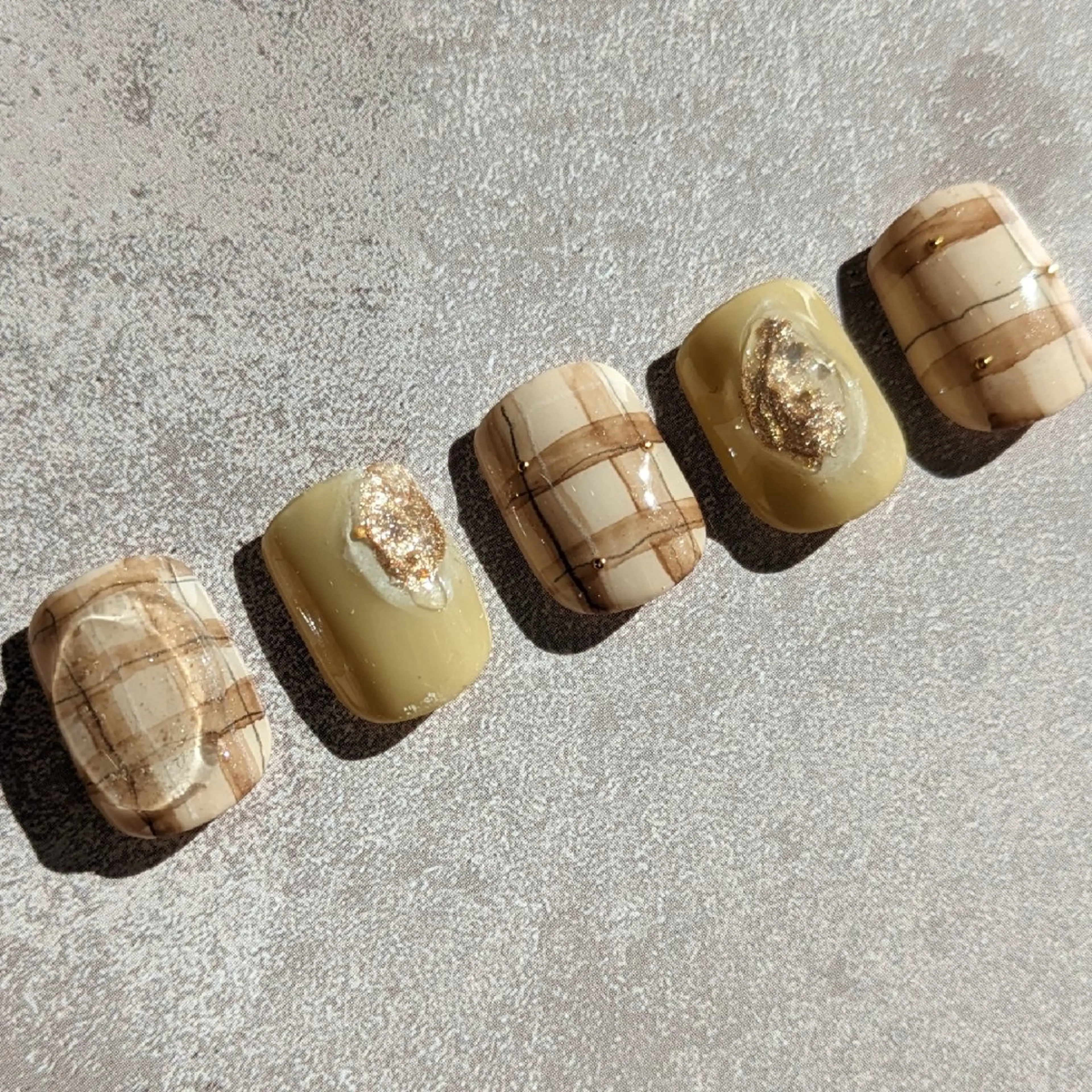 ネイル ハンドネイル jolie  ISIHARAのネイルデザイン