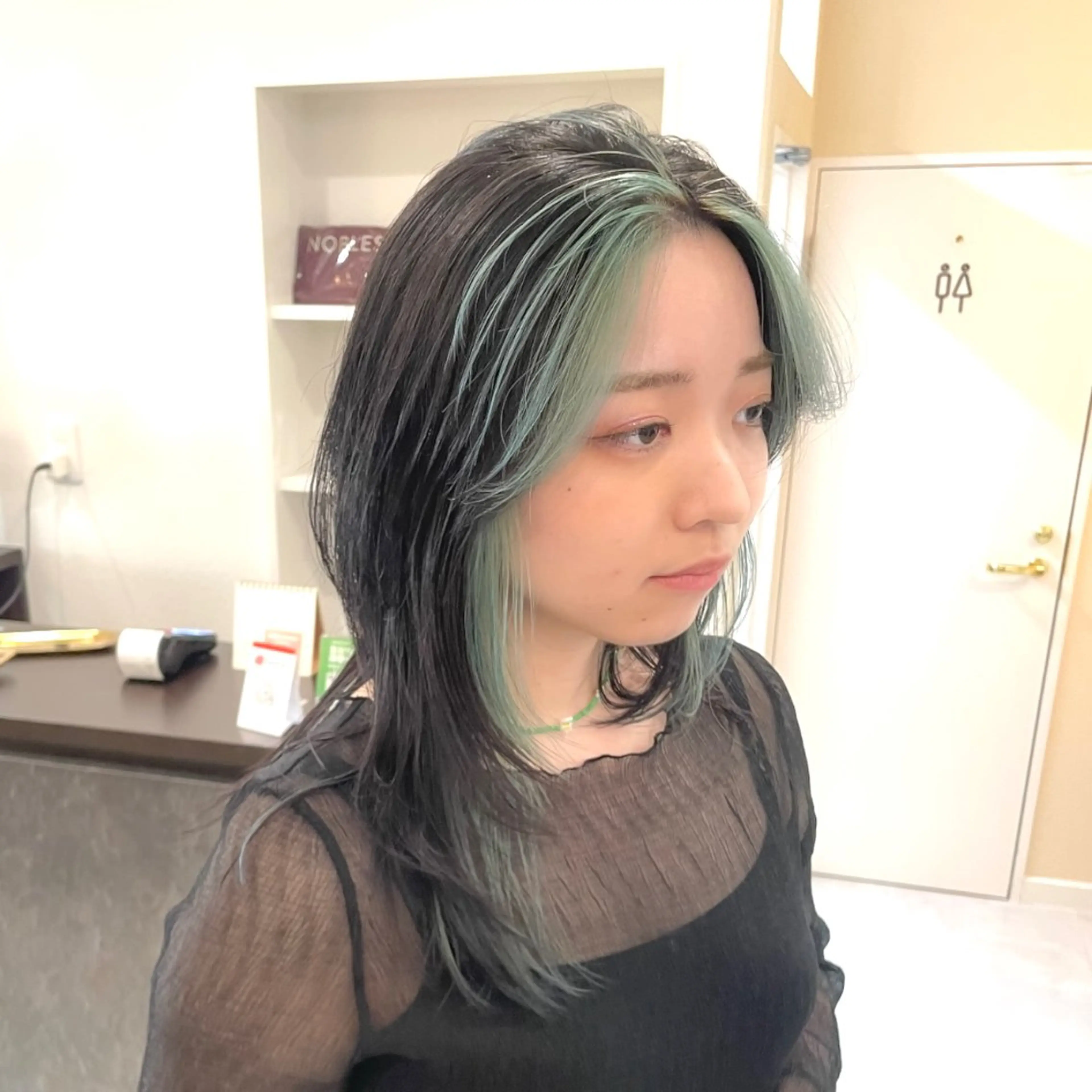 ロング ヘアカラー トリートメント ハイトーン/ ウルフ/suzuhaのヘアスタイル