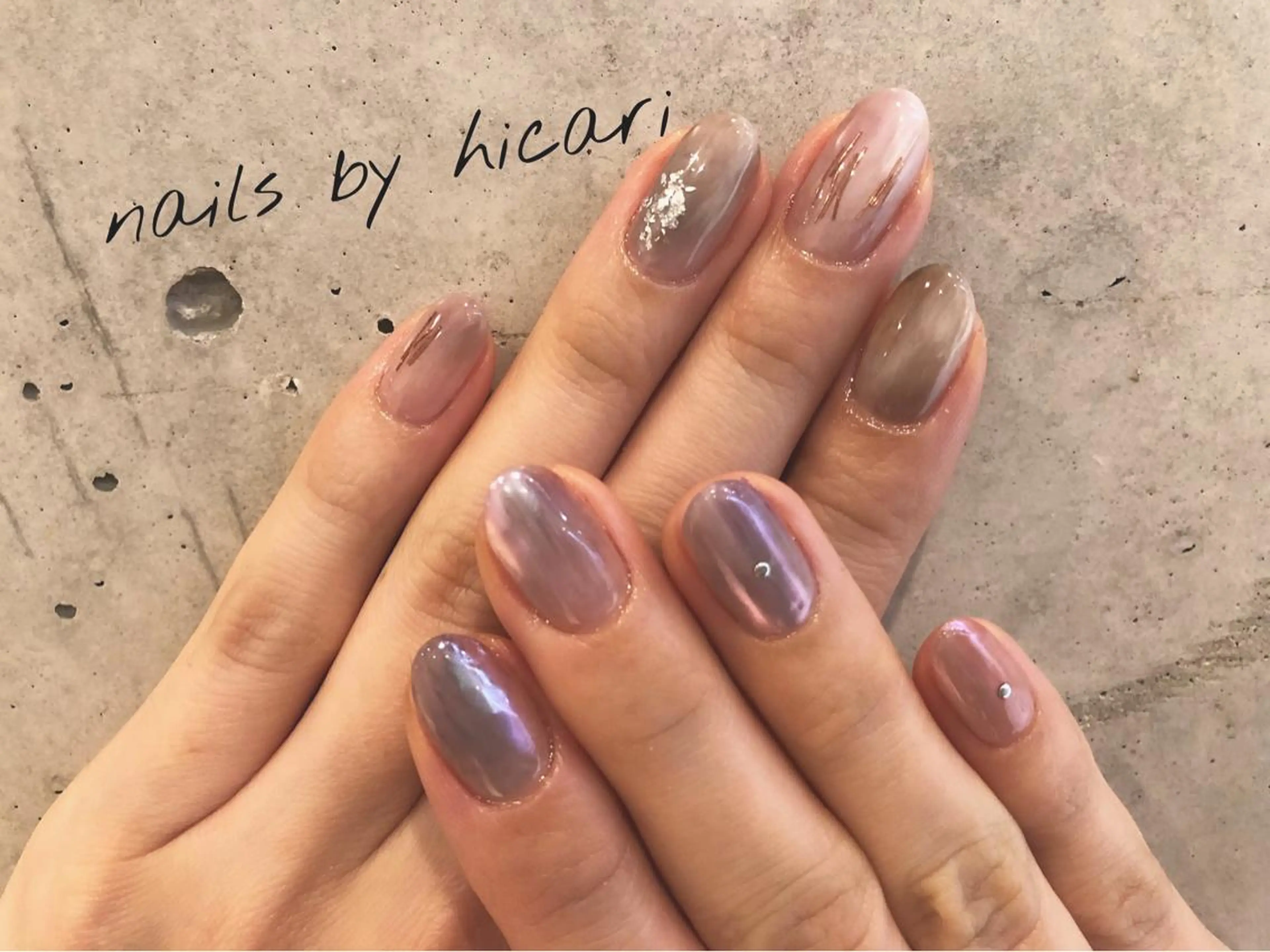 ショート カラー ネイル マツエク・マツパ ハンドネイル illum hicariのネイルデザイン