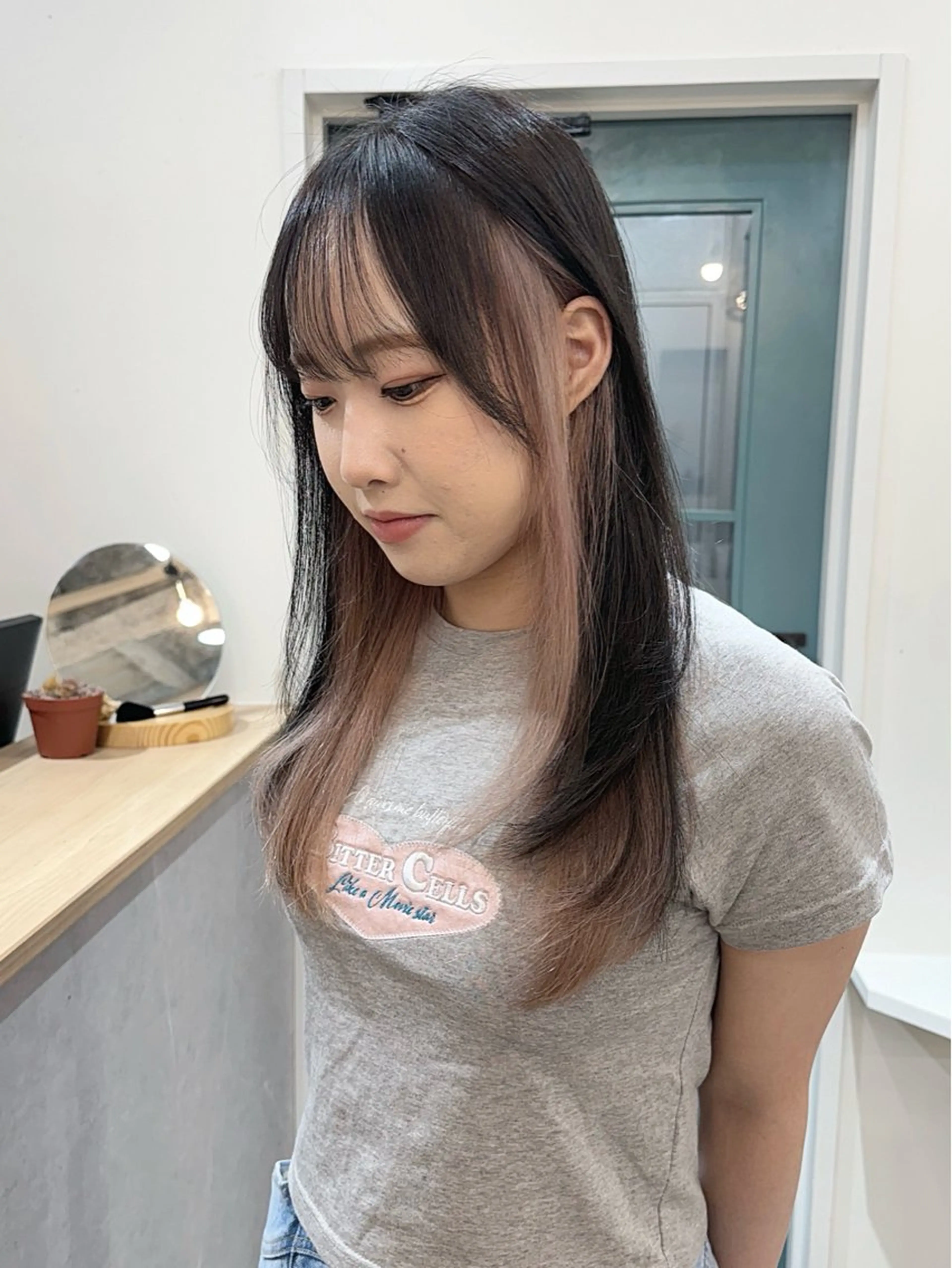 ロング カラー ブリーチ ピンクカラー ホワイトピンク チヒョ🦋 韓国hair🇰🇷のヘアスタイル