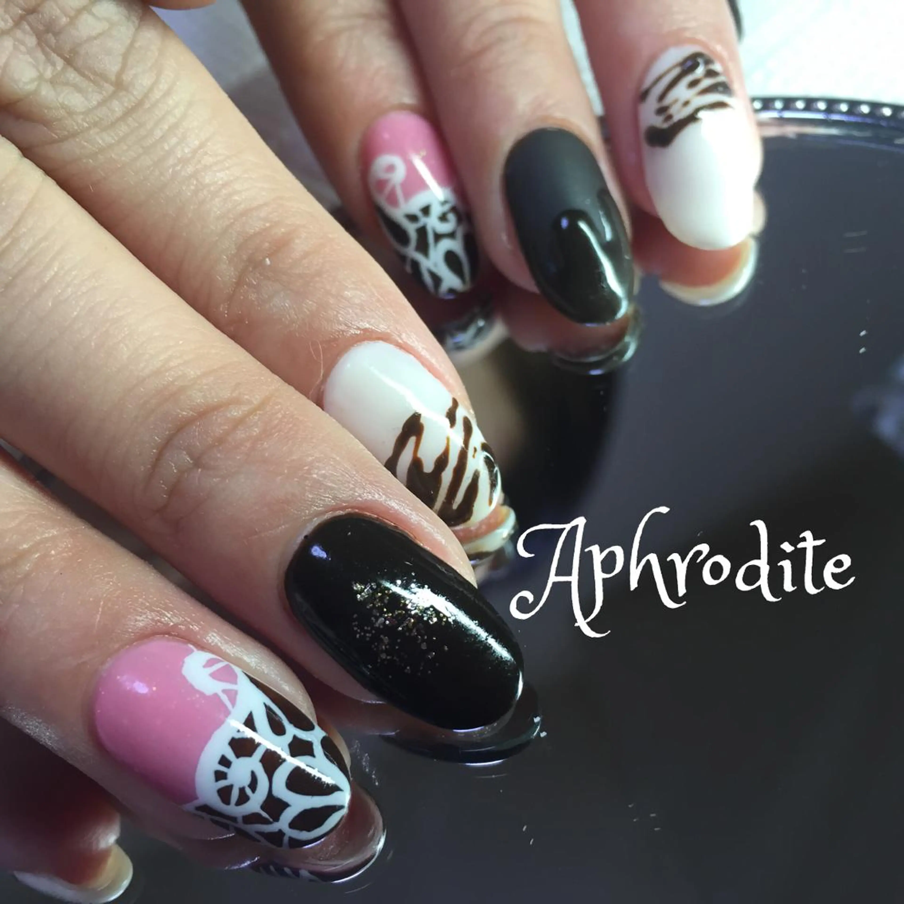 ネイル バレンタイン Aphrodite パラジェル認定サロンのネイルデザイン