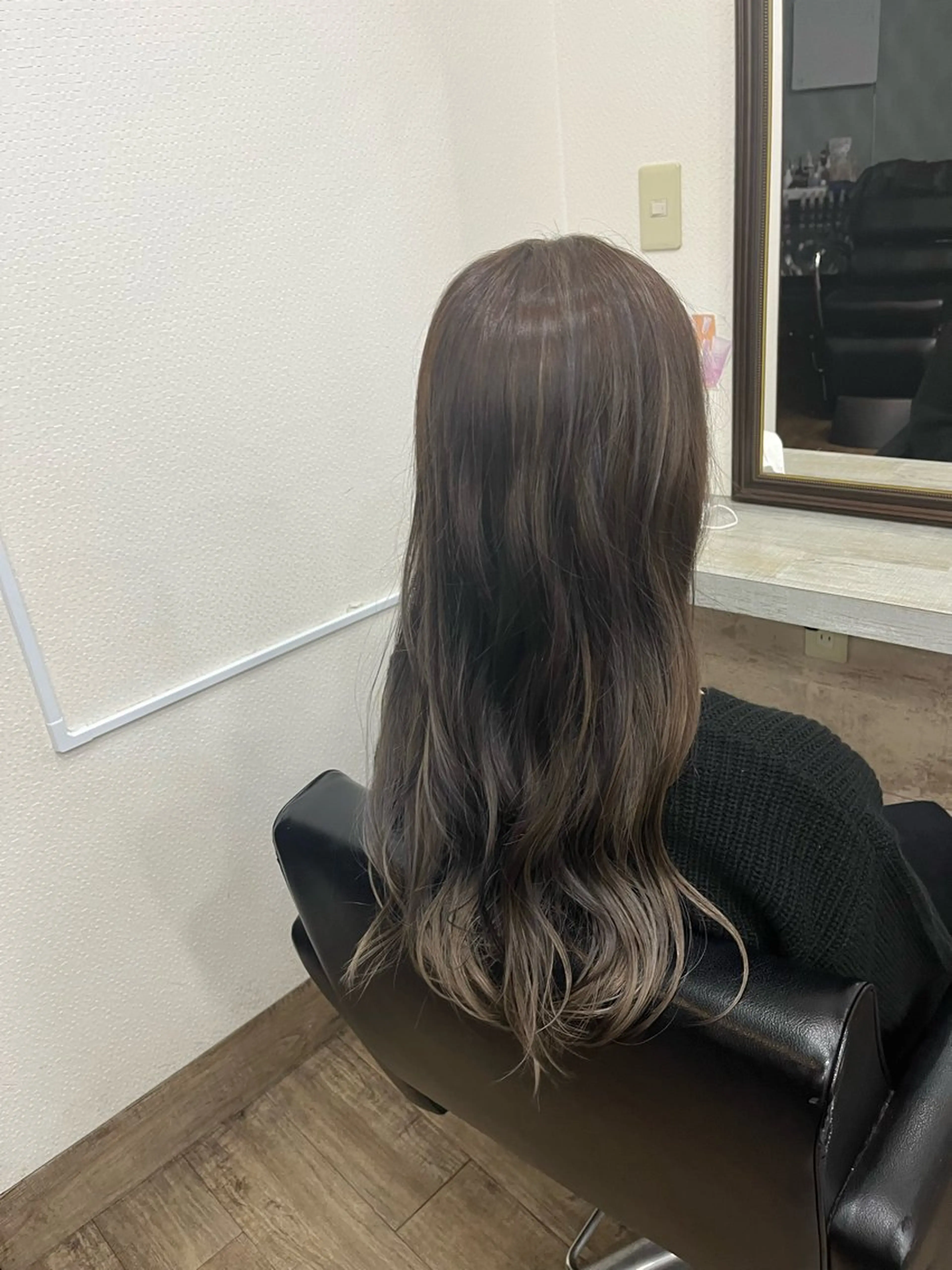 ロング カラー 薮内 香保里のヘアスタイル