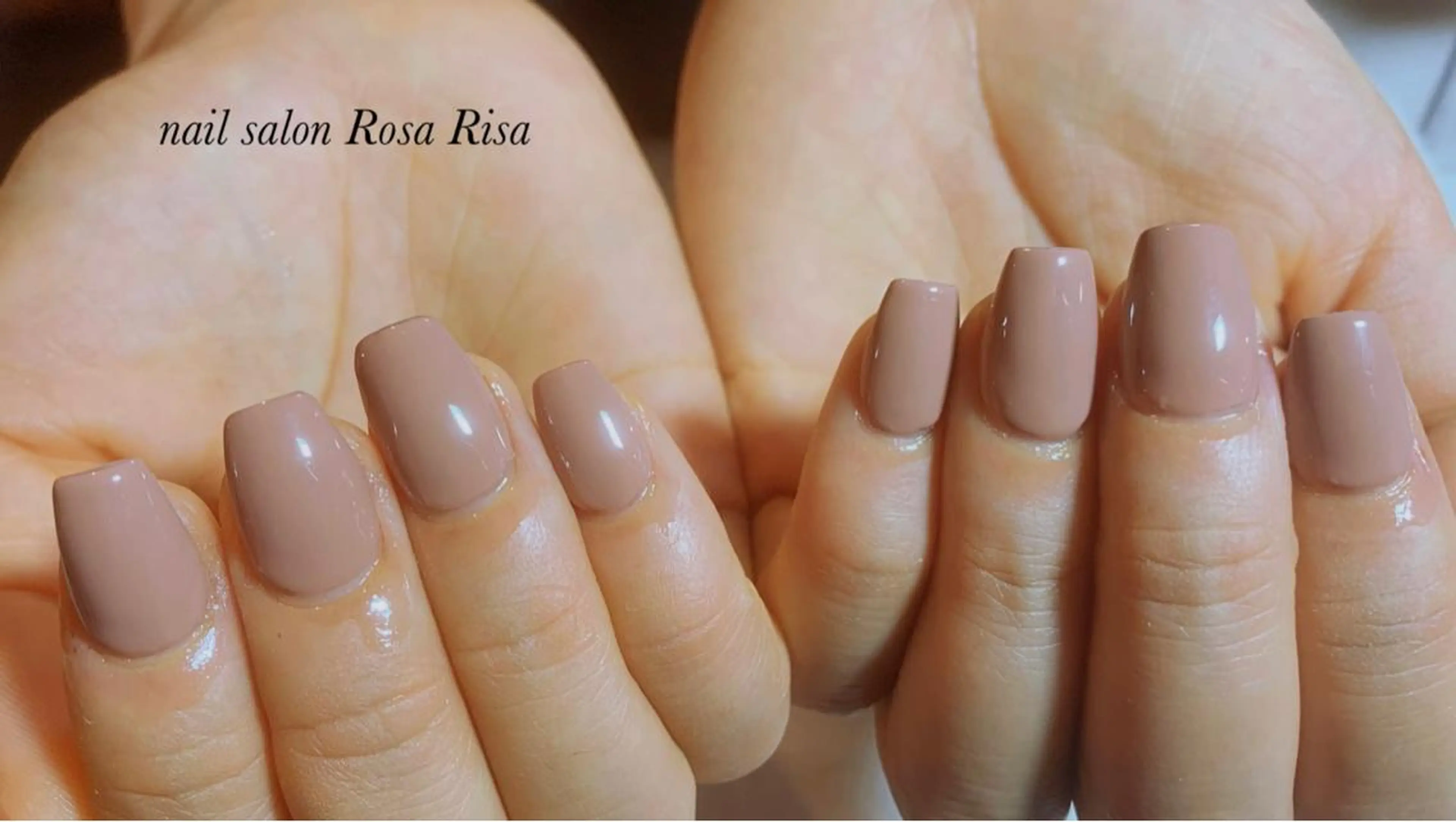 ミディアム ネイル スクエアネイル ハンドネイル ネイルスタジオ シェイクユアハンズのネイルデザイン