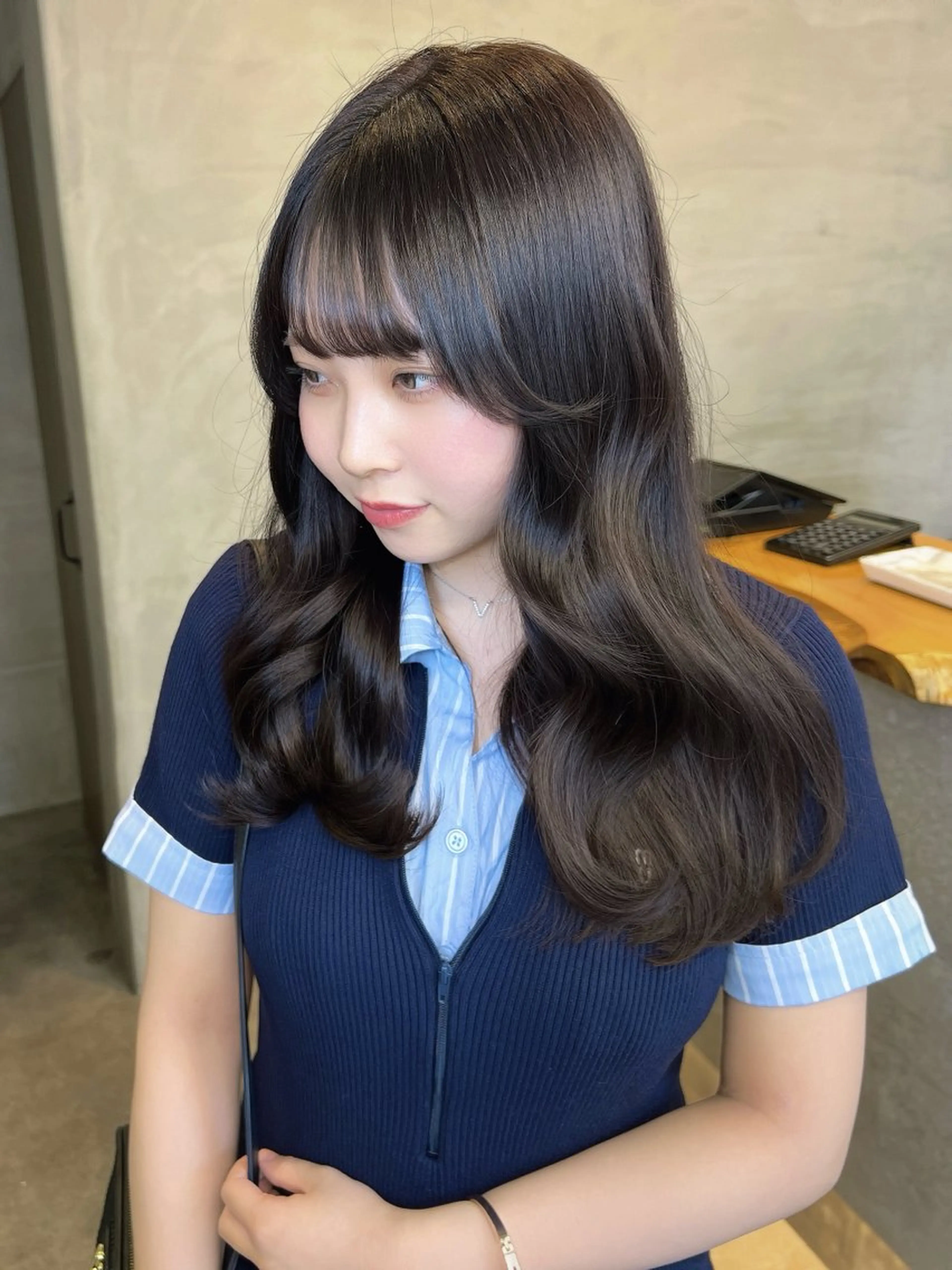 セミロング カラー パープルカラー ヘアカラー トリートメント 艶髪/艶カラー/韓国 髪質改善/縮毛矯正のヘアスタイル