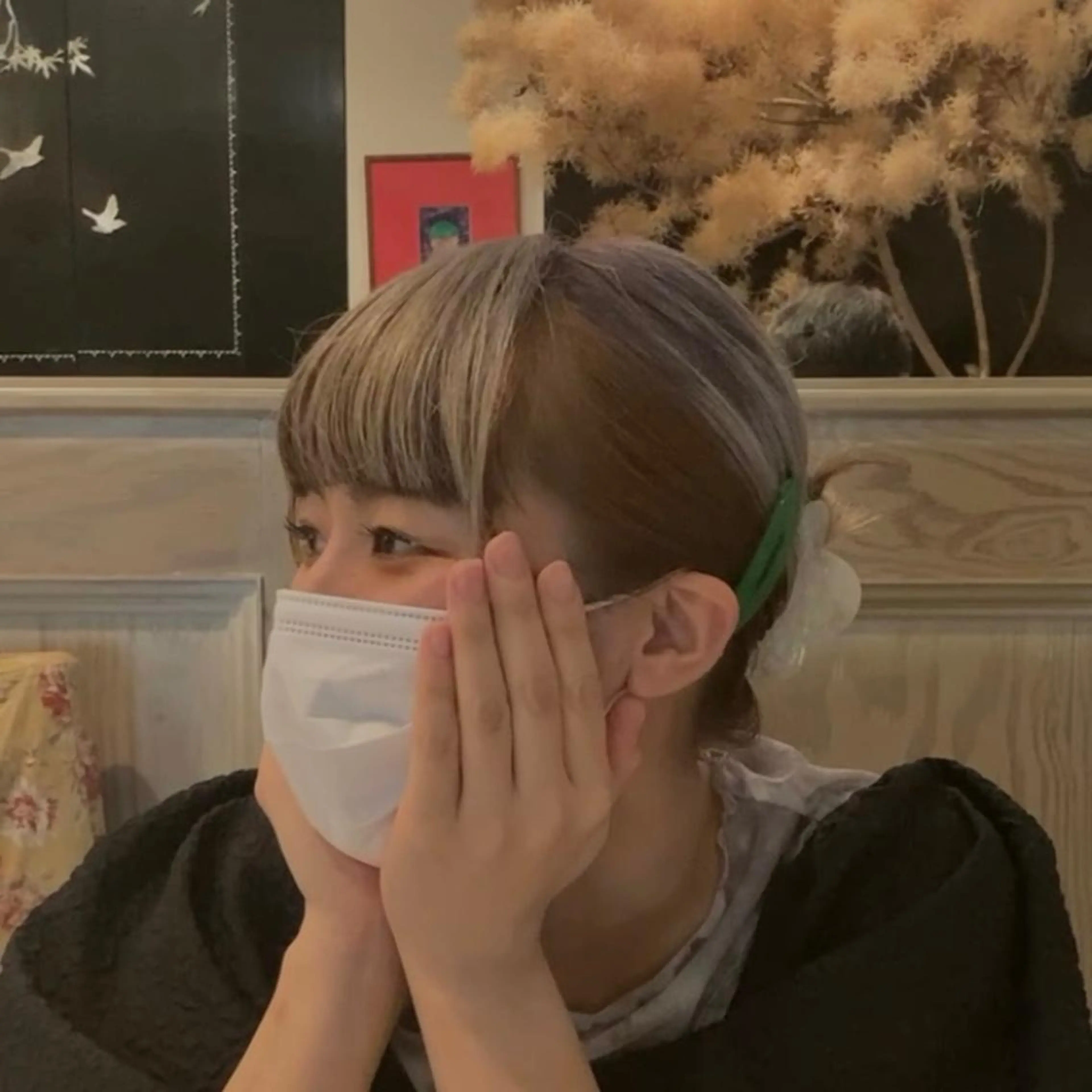 ミディアム カラー ブリーチ 幡野 朋美のヘアスタイル