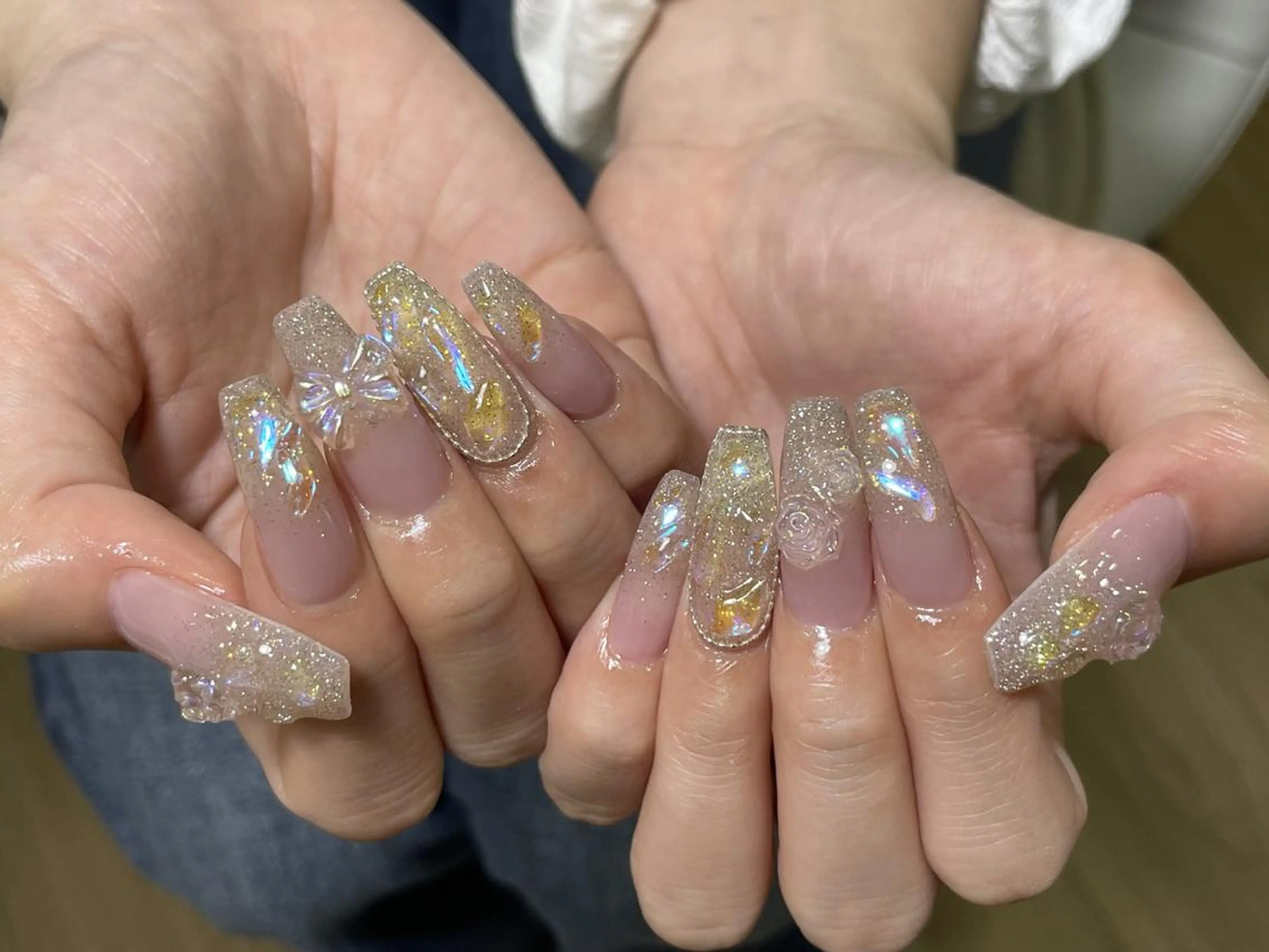 ネイル アートネイル オーロラネイル ガーリー キラキラネイル 韓国ネイル One plus StudioNailのネイルデザイン