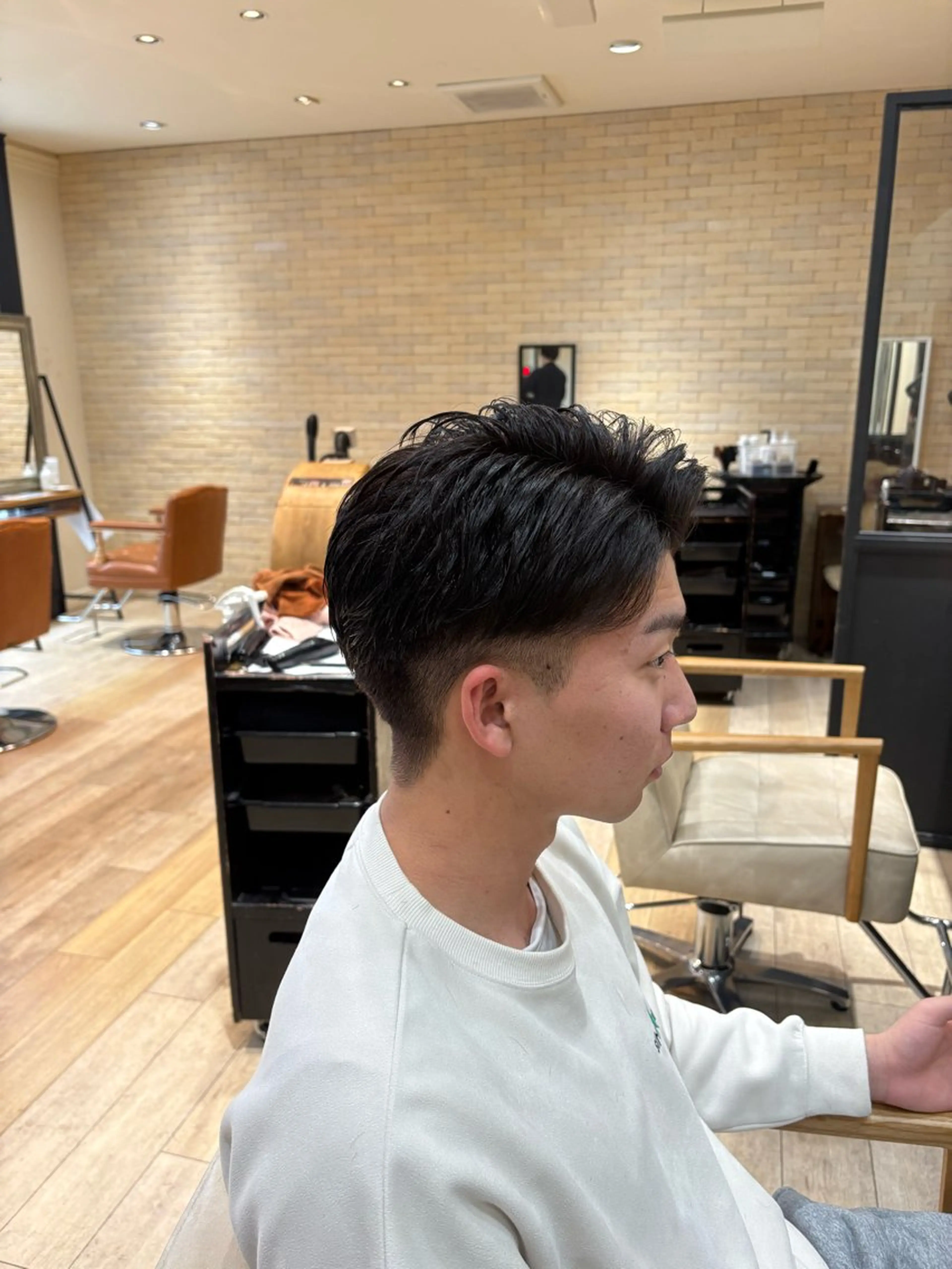 カラー ヘアカラー トリートメント しおり🍬 KOKORO🤍のヘアスタイル