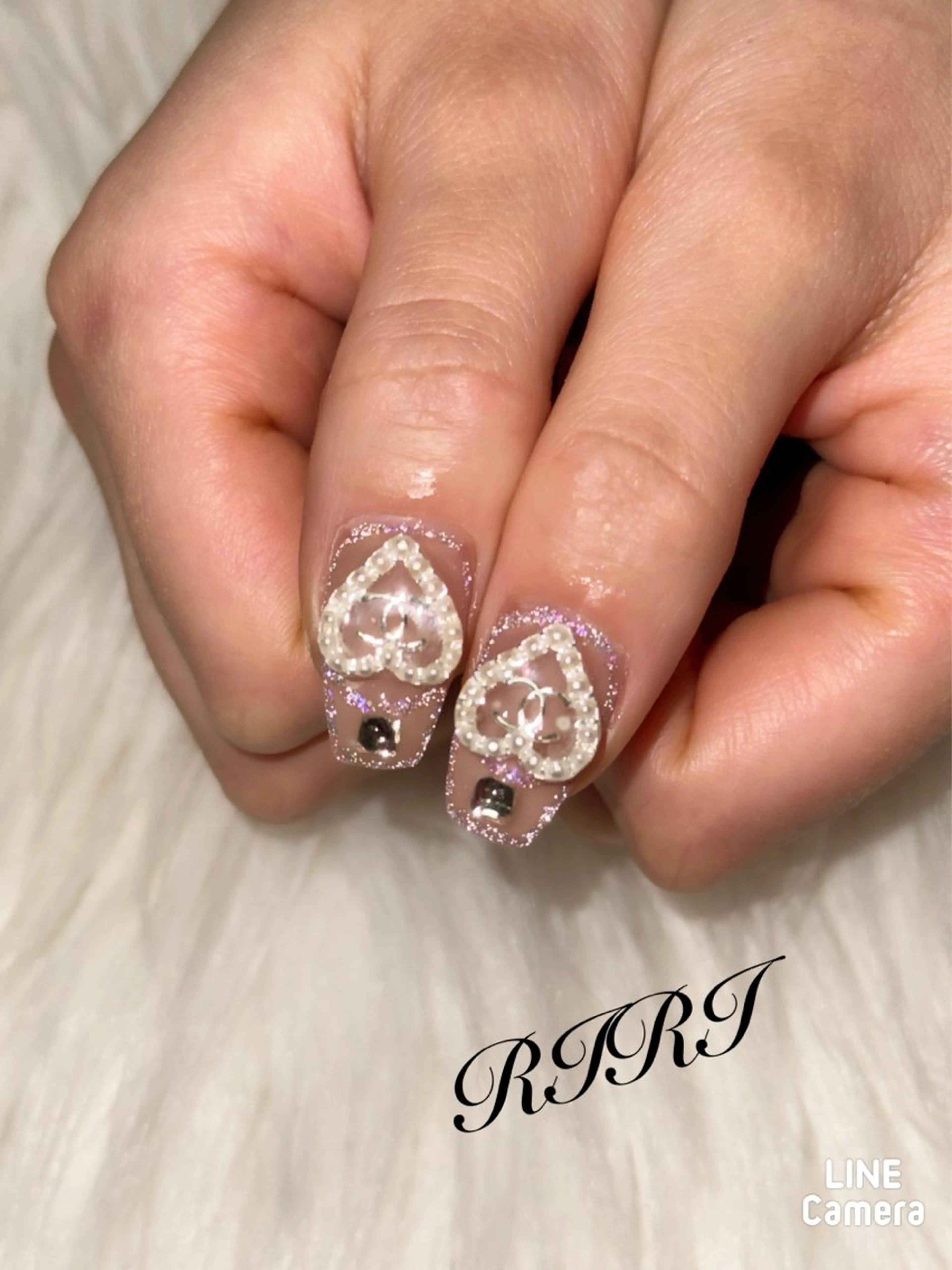 ネイル フラッシュネイル ジェルネイル キラキラネイル ショートネイル 夏ネイル ハンドネイル riri オーナーのネイルデザイン