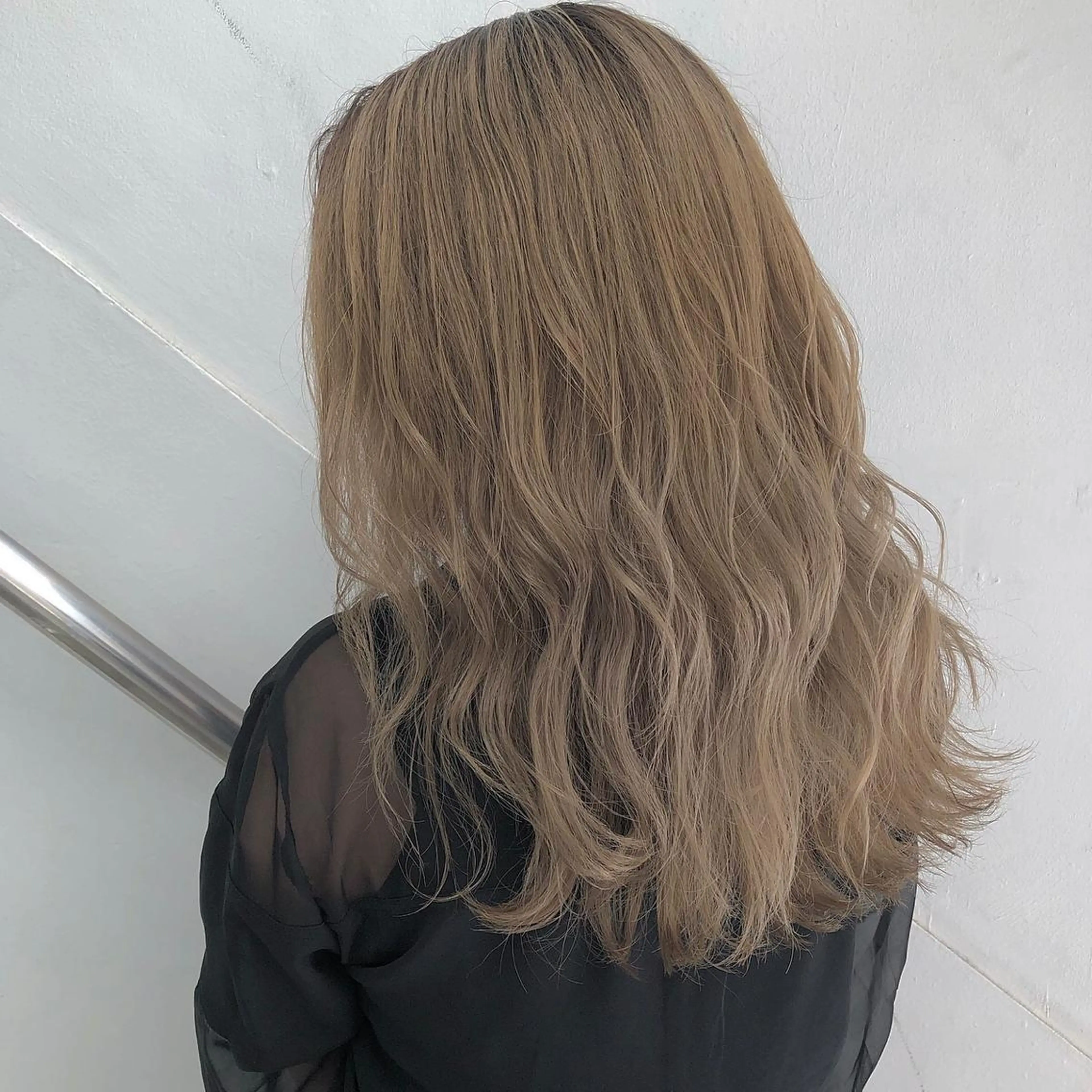 ロング カラー CLUTCH天王寺 西藤遥河のヘアスタイル