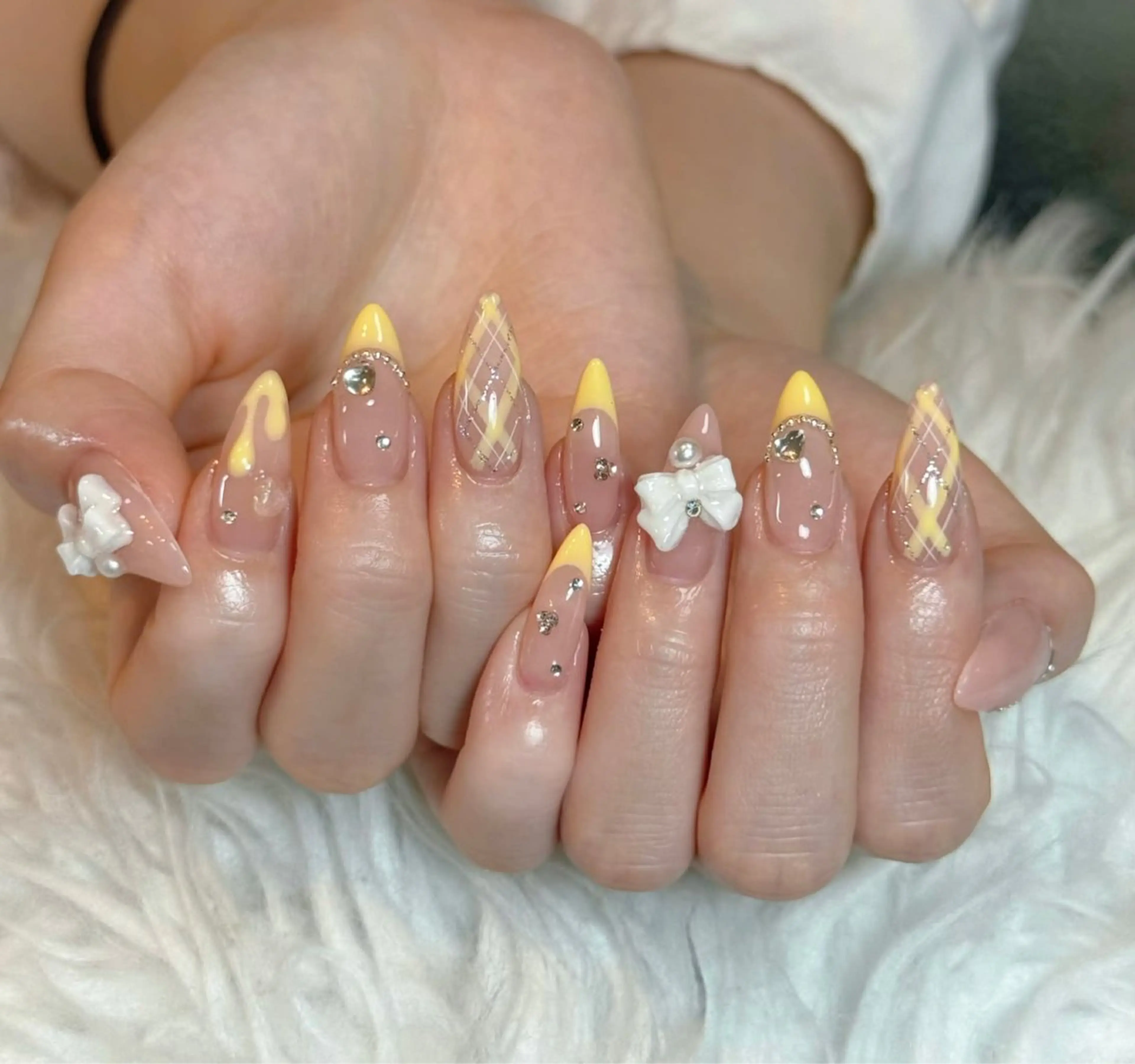 ネイル チークネイル ドット フレンチネイル グラデーション ハート ハンドネイル Julli NailStudioのネイルデザイン