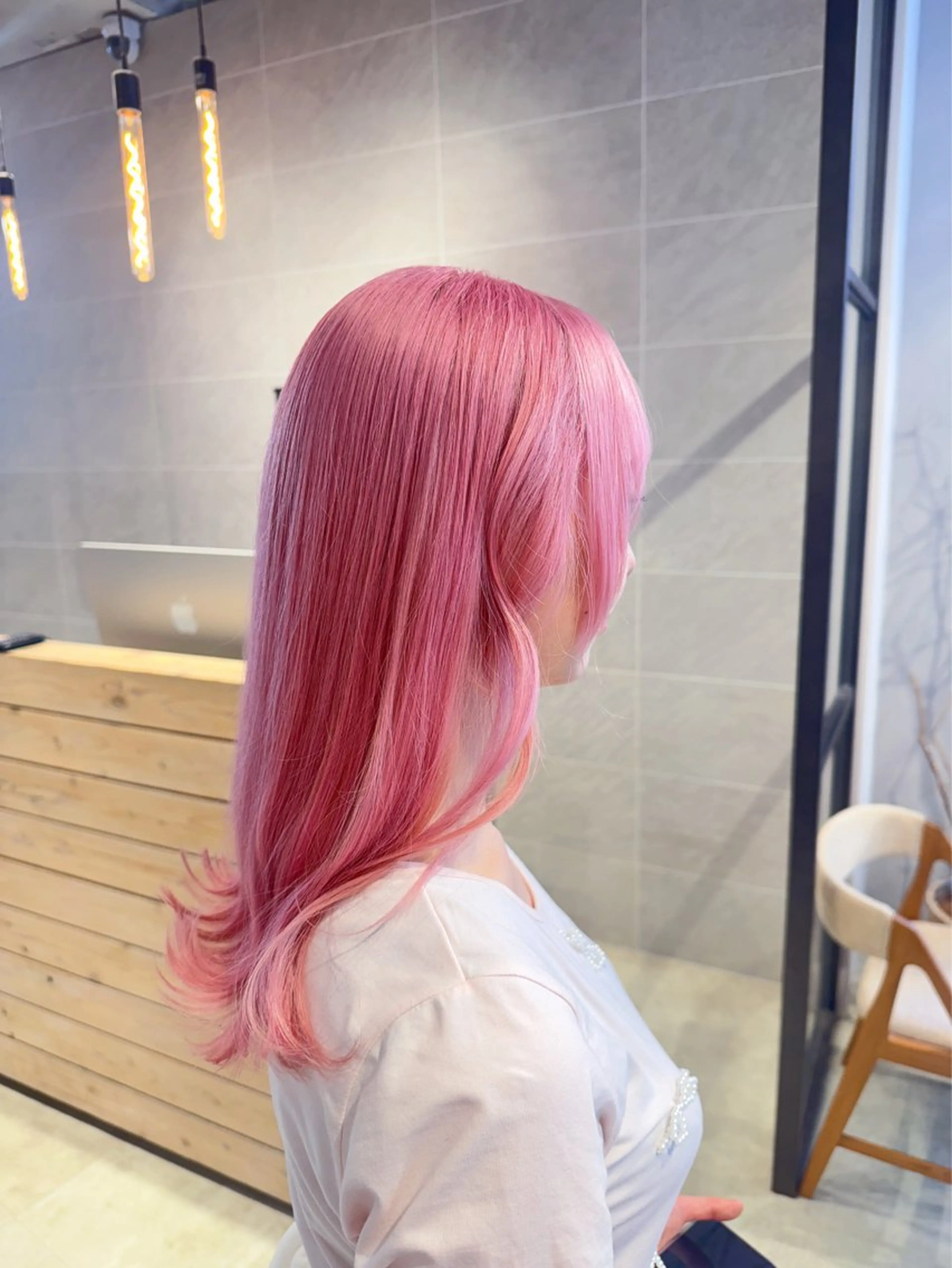 カラー ブリーチ ピンクカラー ホワイトピンク 透明感カラー✨艶髪 制作🌱山根あゆみのヘアスタイル