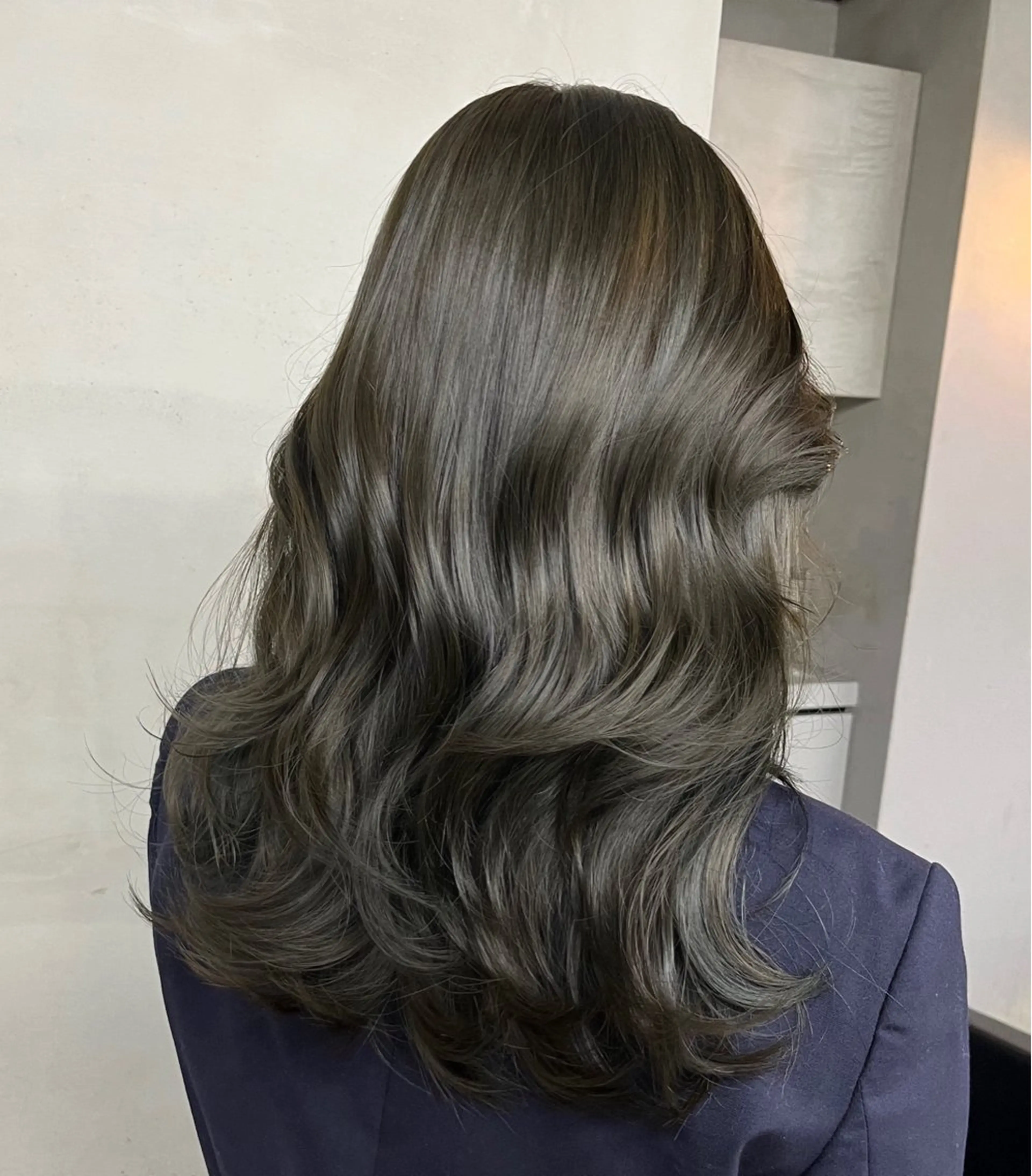 ロング カラー カット ヘアカラー トリートメント ヘアセット 新宿/韓国ヘア/ 髪質改善ストレートのヘアスタイル