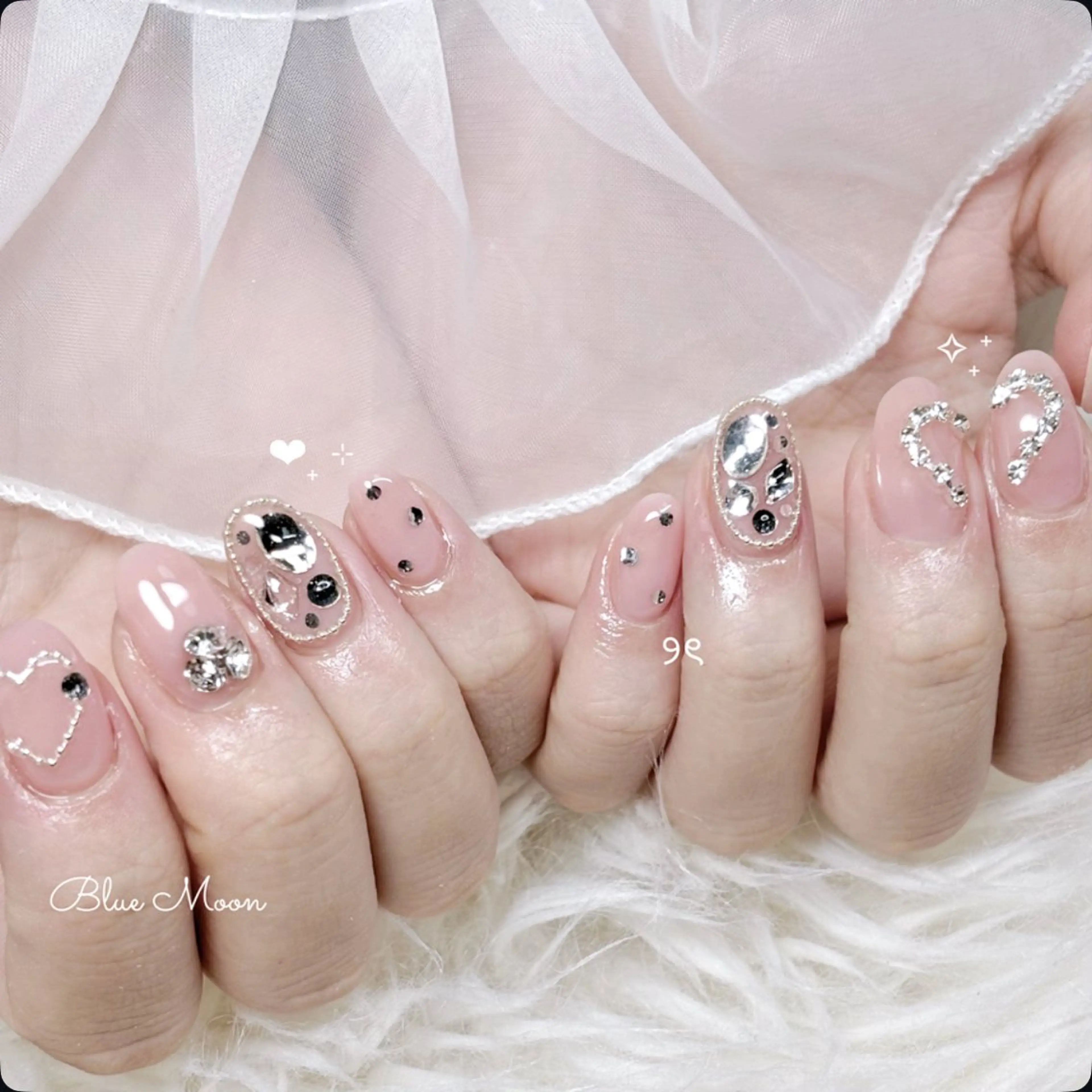 ネイル ハンドネイル フットネイル ハンドケア nail salon Blue Moonのネイルデザイン