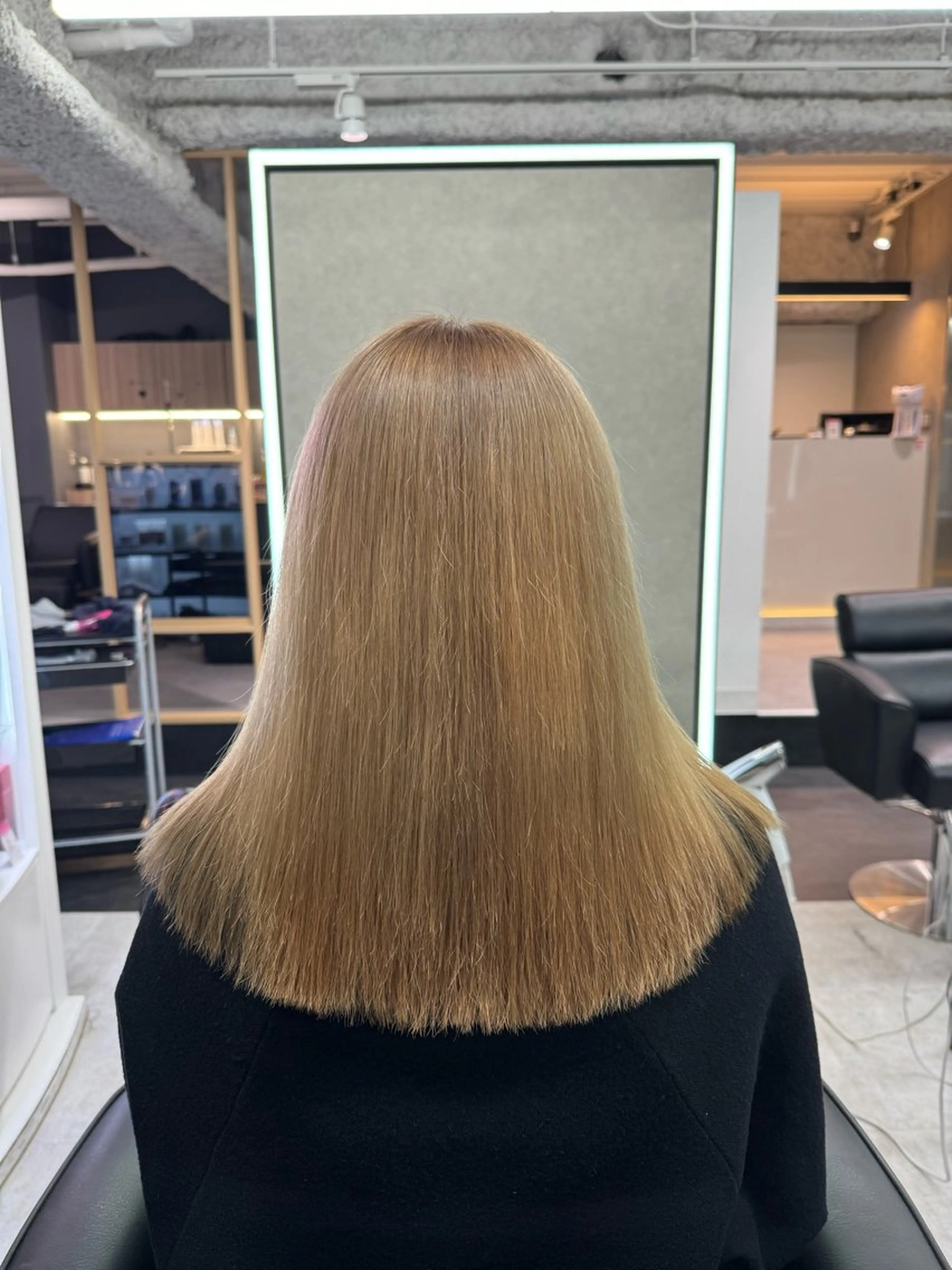 セミロング カラー 吉満 翔のヘアスタイル